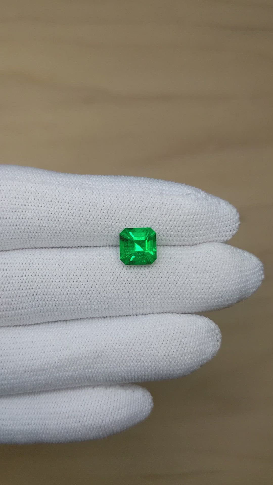 1.94 Ct. Emerald from Colombia - Muzo Size Video