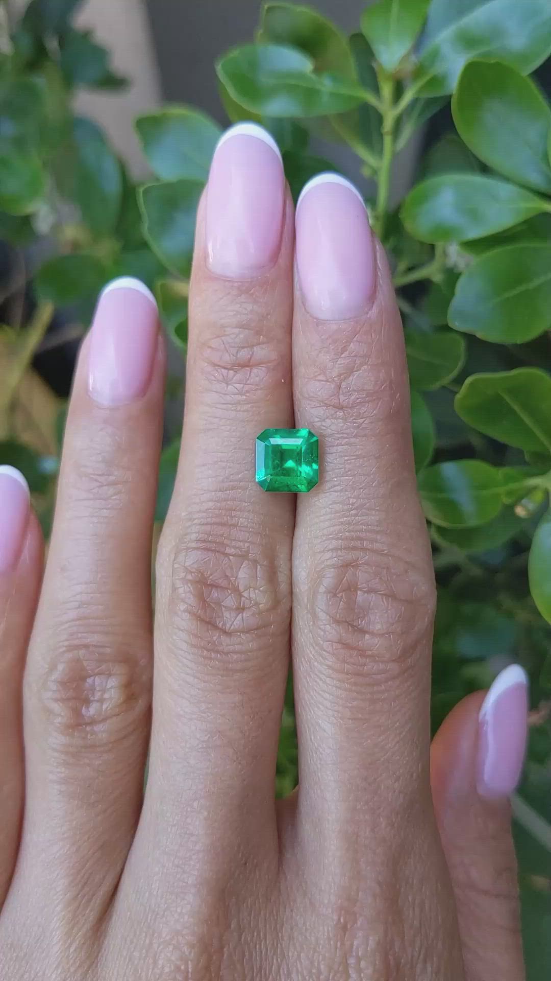 1.94 Ct. Emerald from Colombia - Muzo Size Video