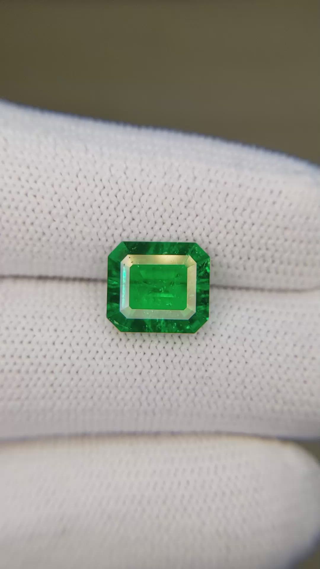 2.28 Ct. Emerald from Colombia Size Video