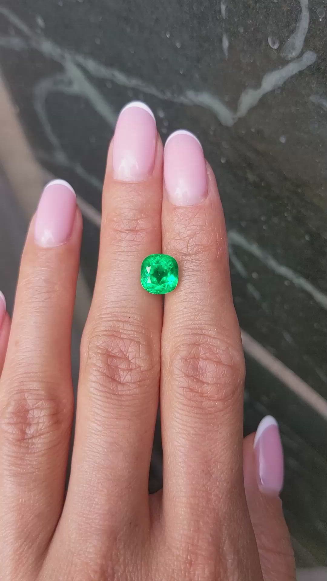 2.56 Ct. Emerald from Colombia - Muzo Size Video