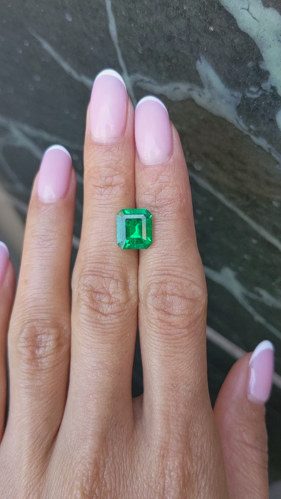2.90 Ct. Emerald from Colombia - Muzo Size Video