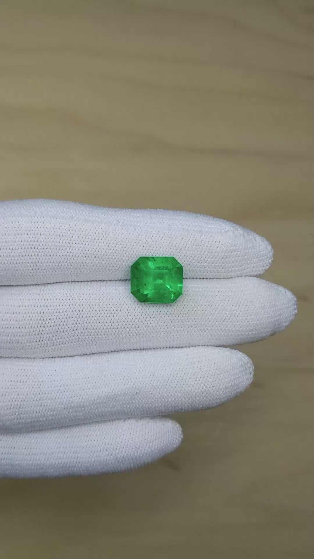 4.61 Ct. Emerald from Colombia - Muzo Size Video