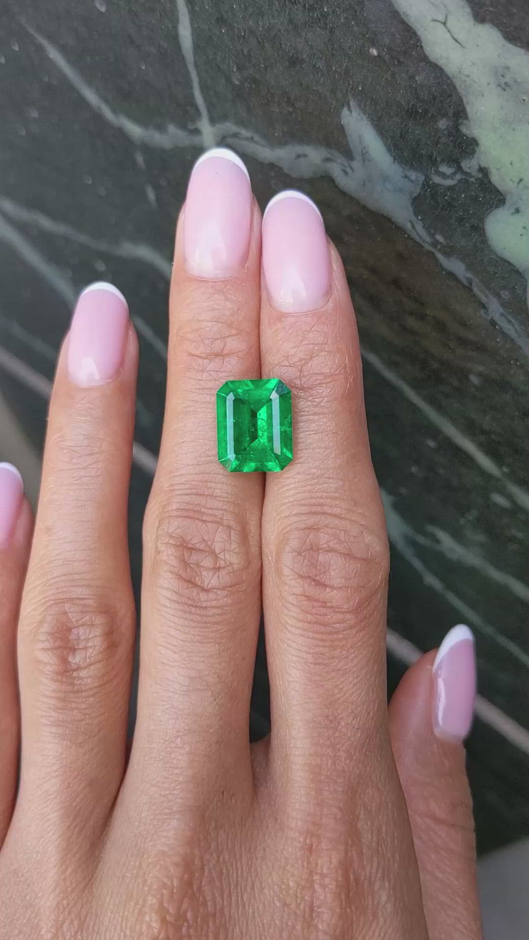5.05 Ct. Emerald from Colombia - Muzo Size Video