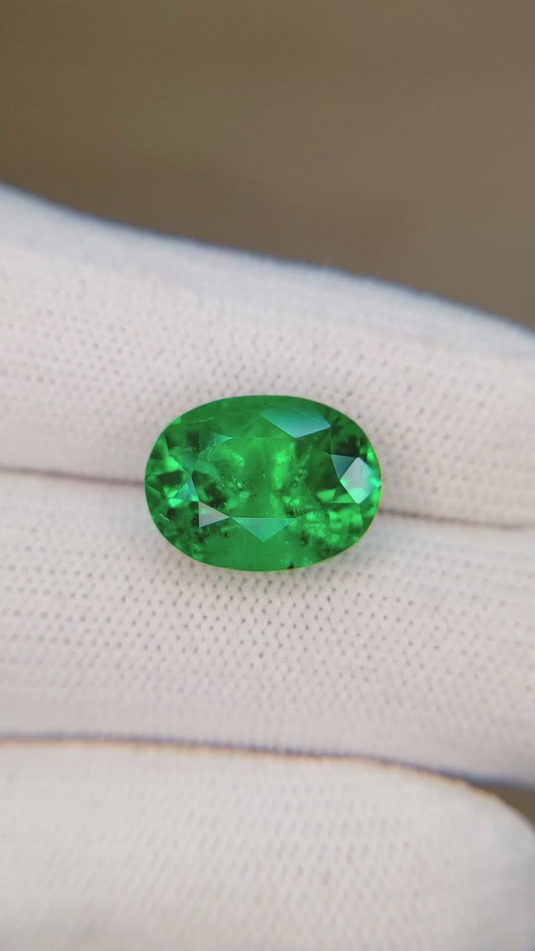 6.04 Ct. Emerald from Colombia - Muzo Size Video