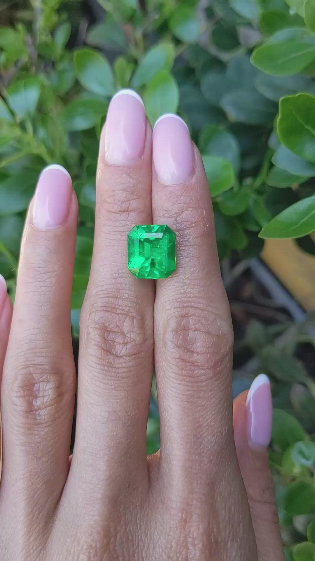 6.06 Ct. Emerald from Colombia - Muzo Size Video