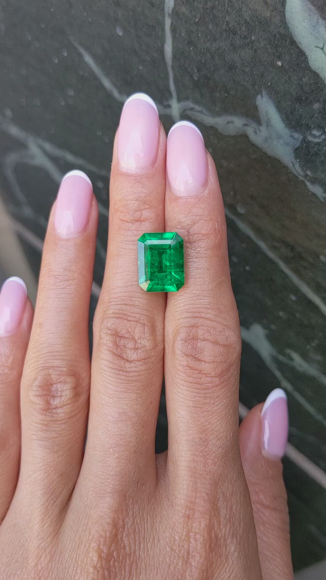 6.63 Ct. Emerald from Colombia - Muzo Size Video