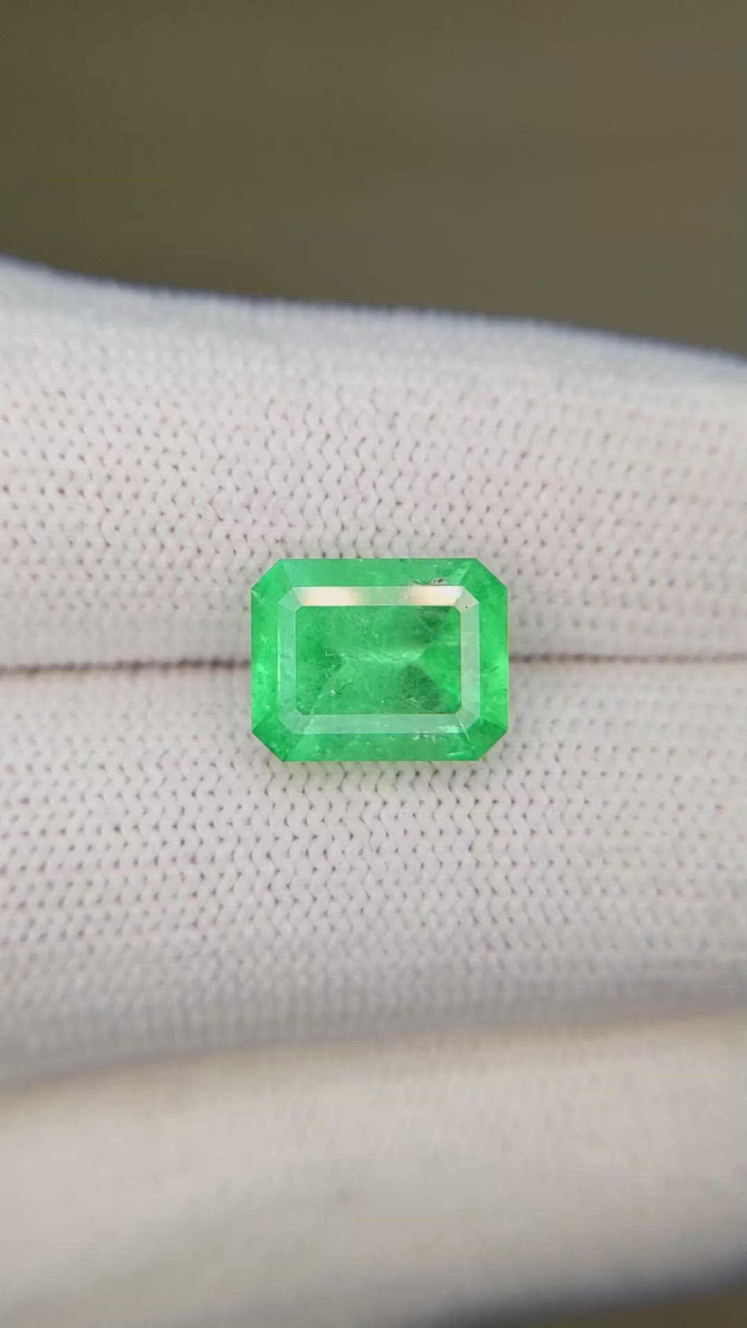3.13 Ct. Emerald from Colombia Size Video