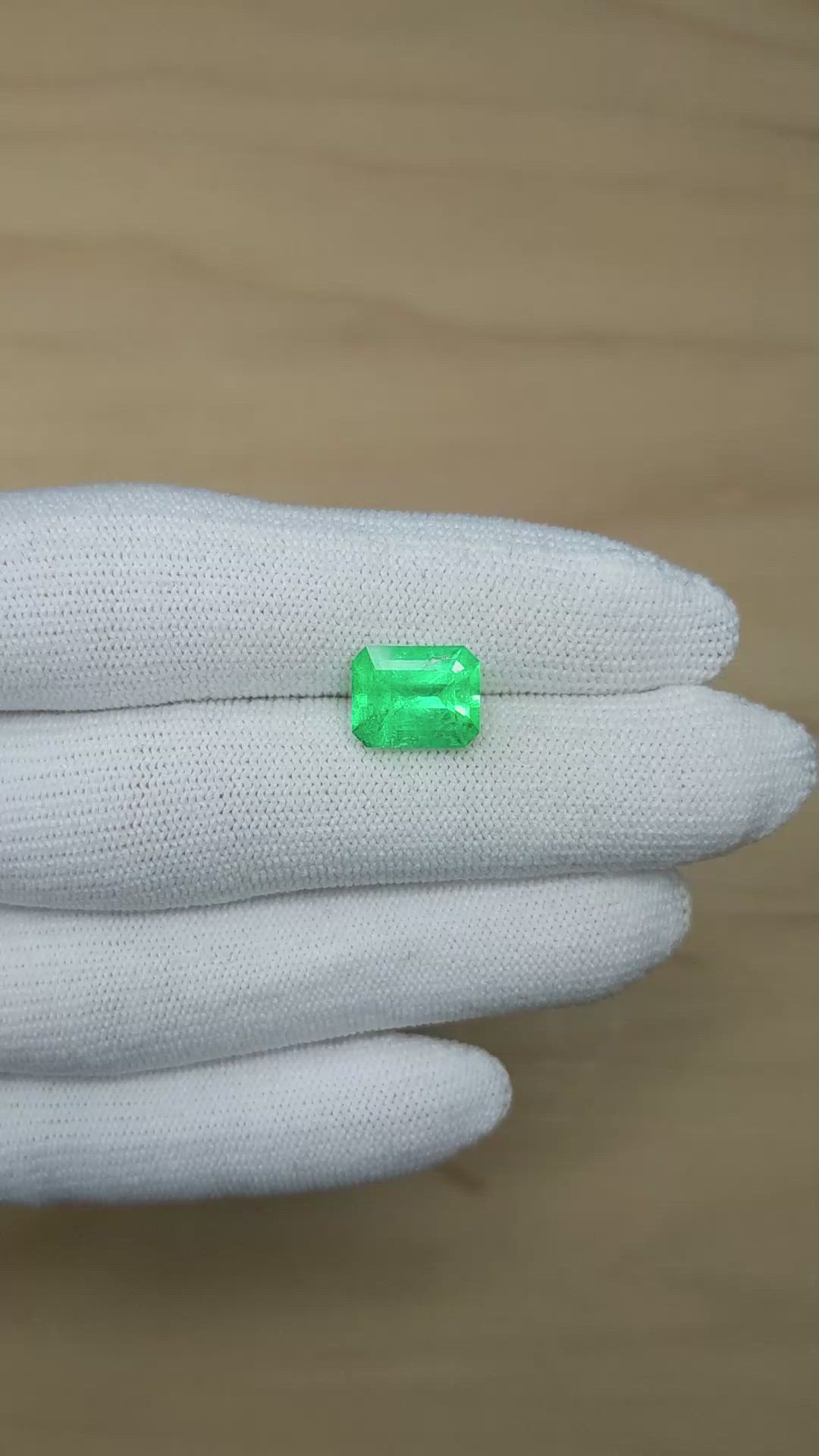 3.13 Ct. Emerald from Colombia Size Video