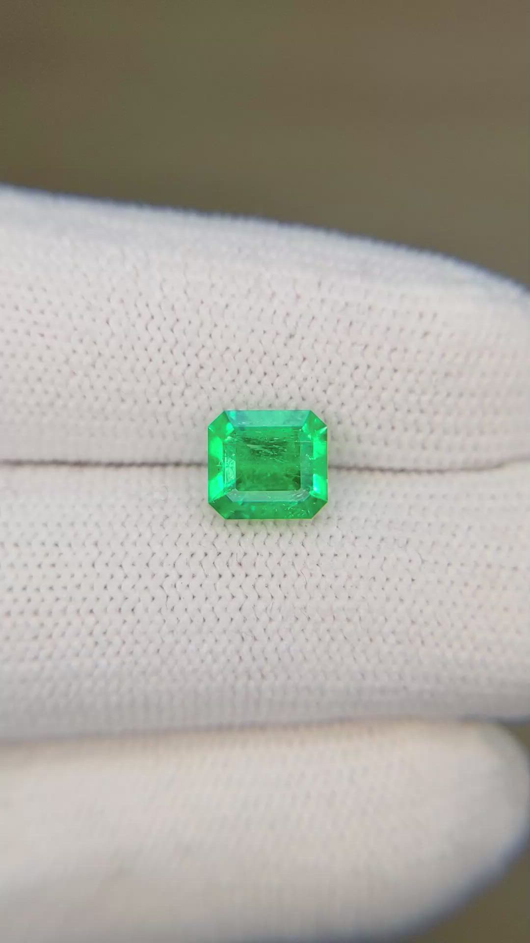 1.27 Ct. Emerald from Colombia Size Video