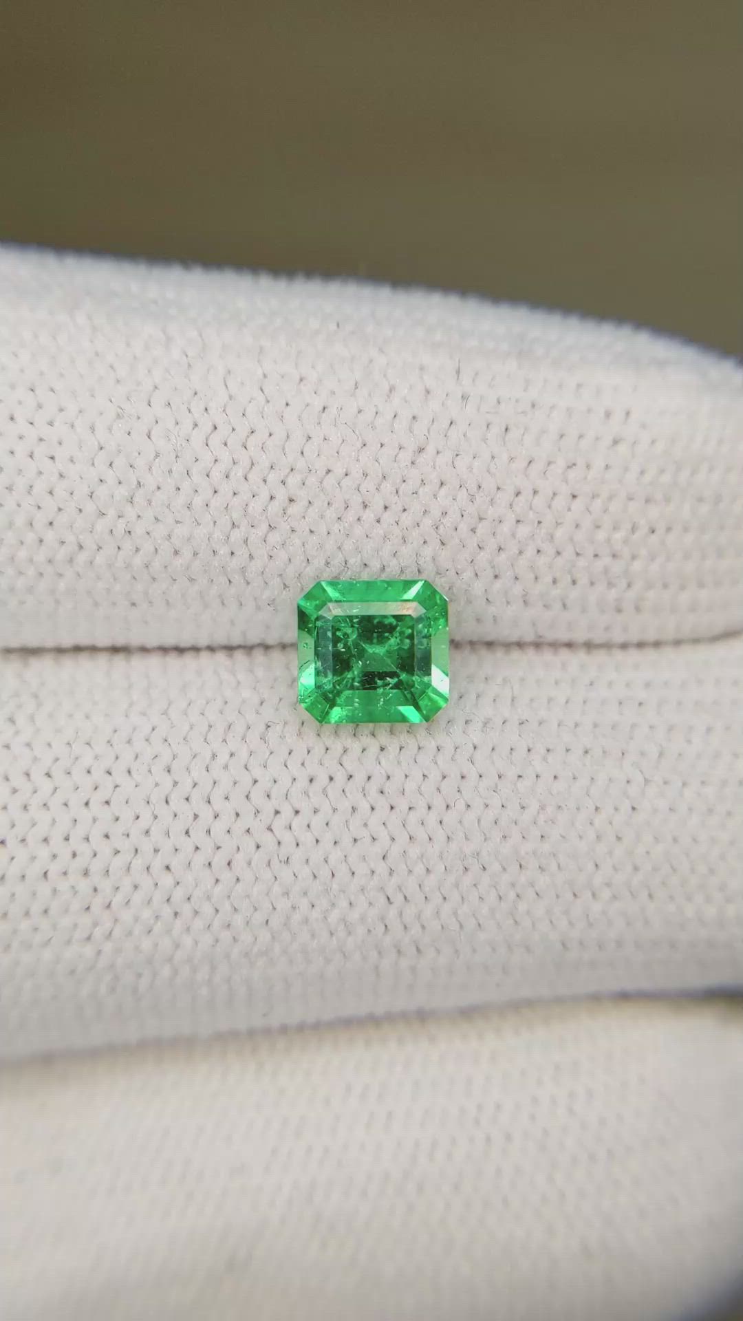 0.85 Ct. Emerald from Colombia Size Video