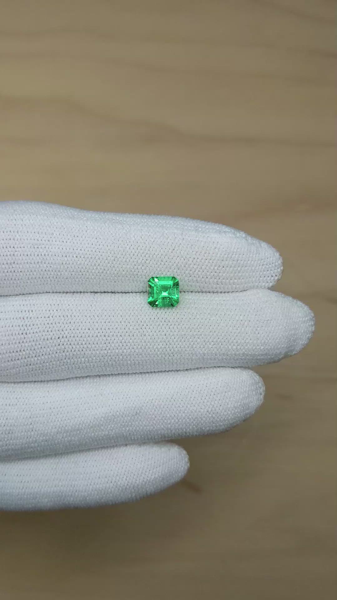 0.85 Ct. Emerald from Colombia Size Video