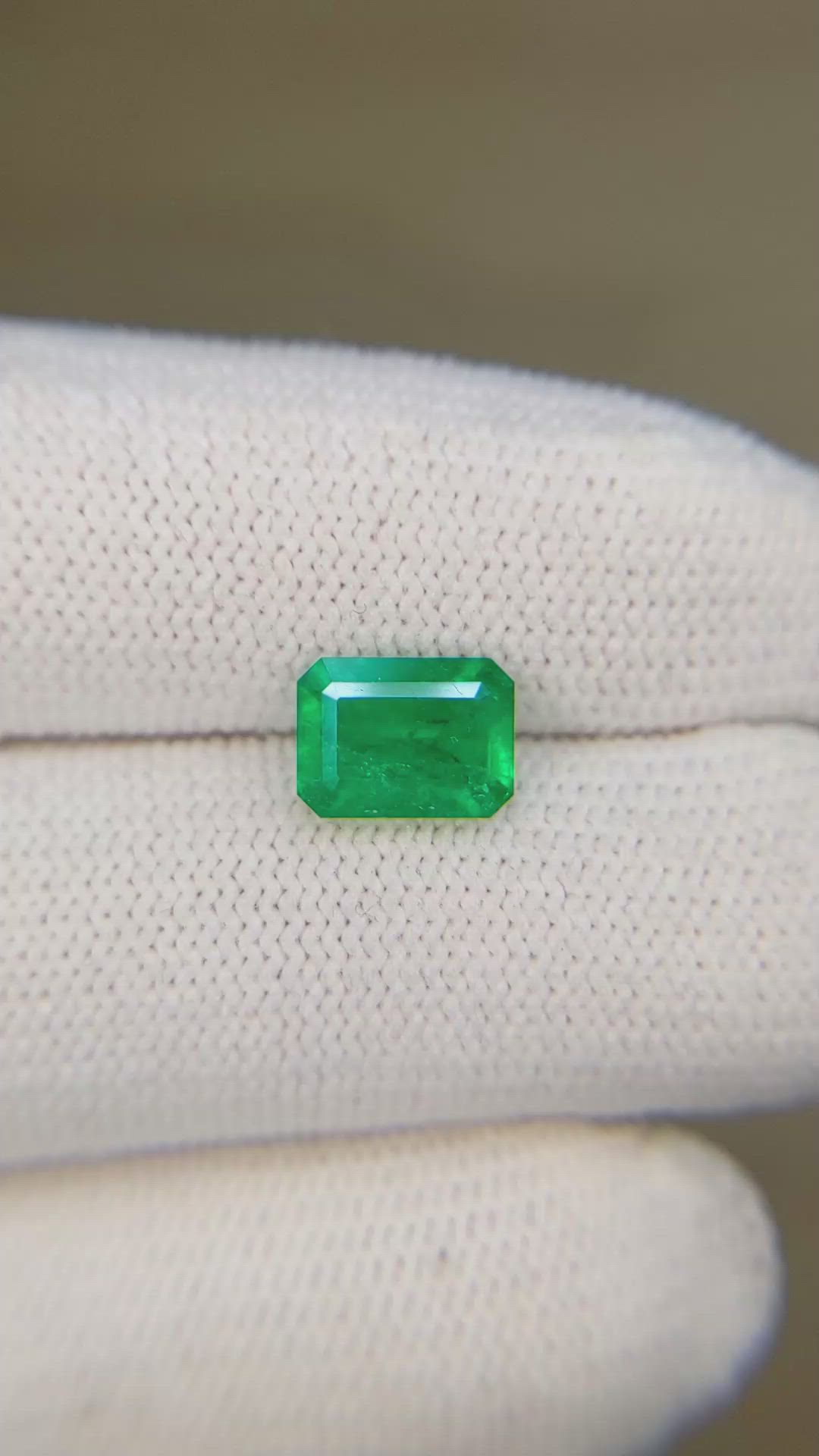 1.26 Ct. Emerald from Colombia Size Video