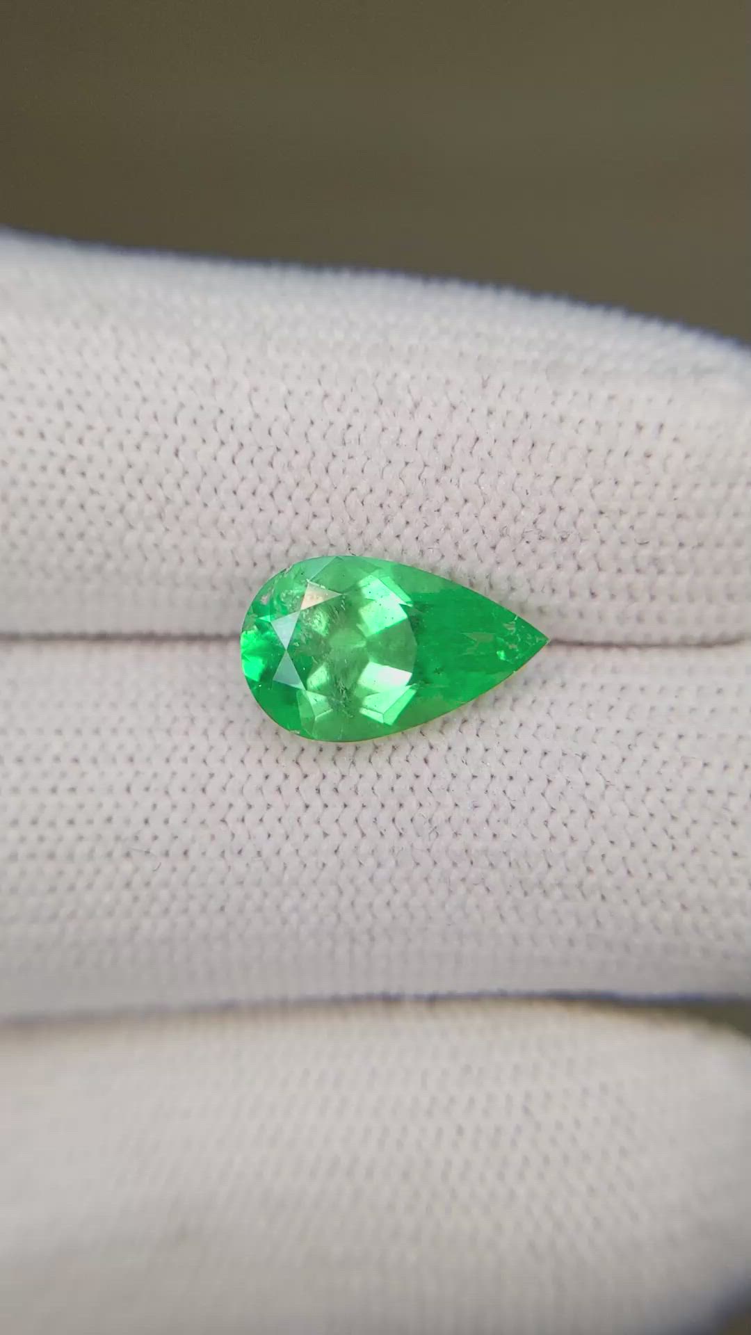 2.11 Ct. Emerald from Colombia Size Video