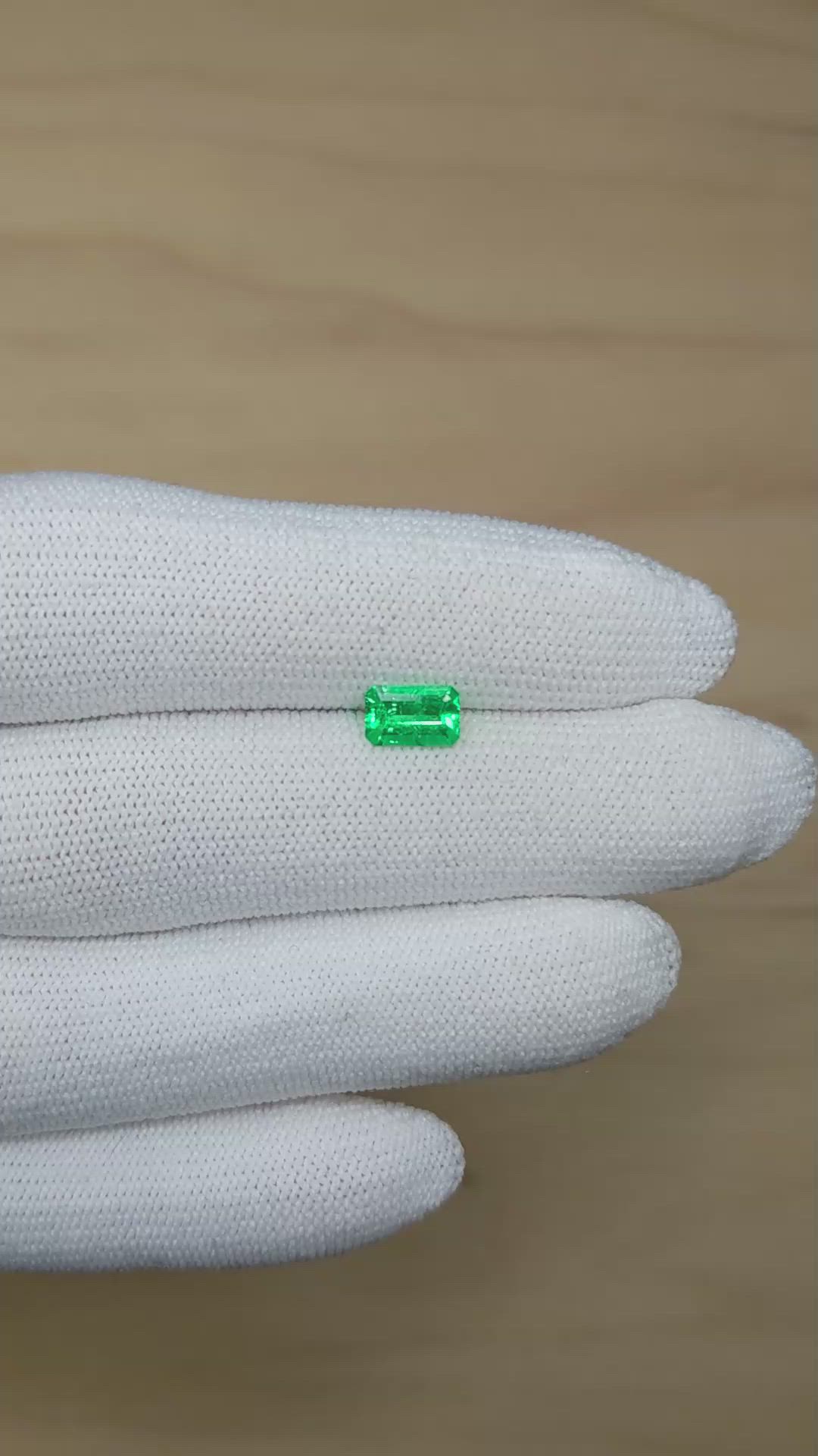 0.59 Ct. Emerald from Colombia Size Video