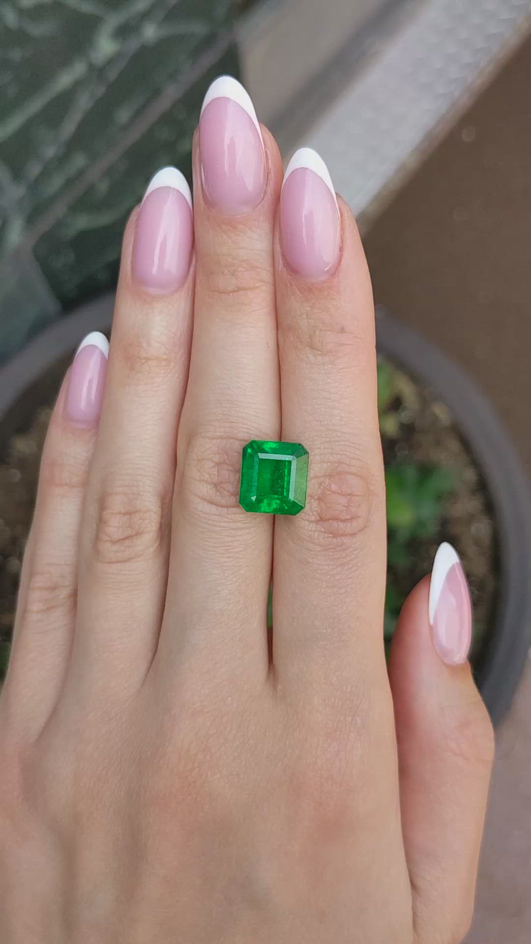 6.69 Ct. Emerald from Zambia Size Video