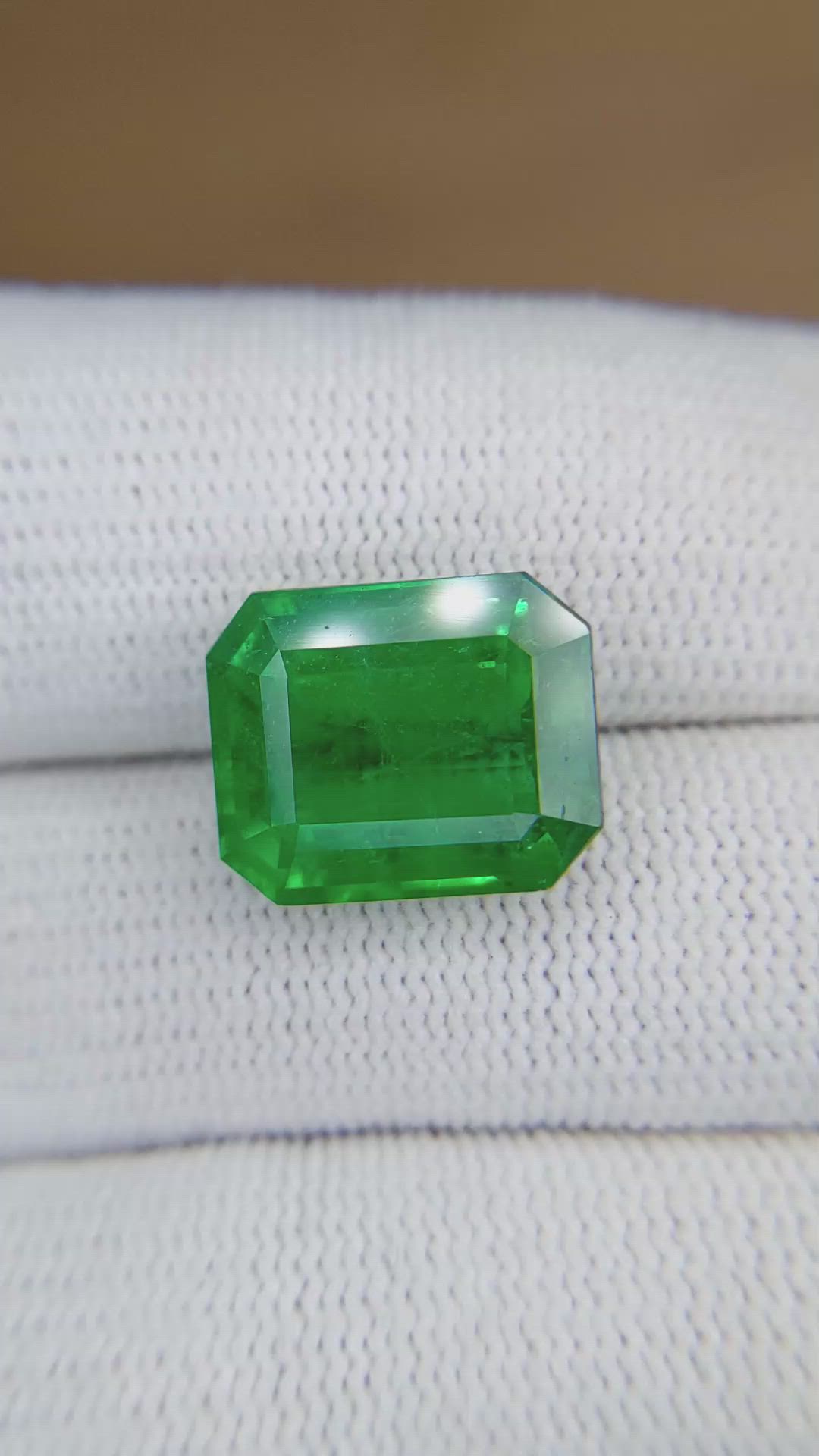 8.31 Ct. Emerald from Zambia Size Video
