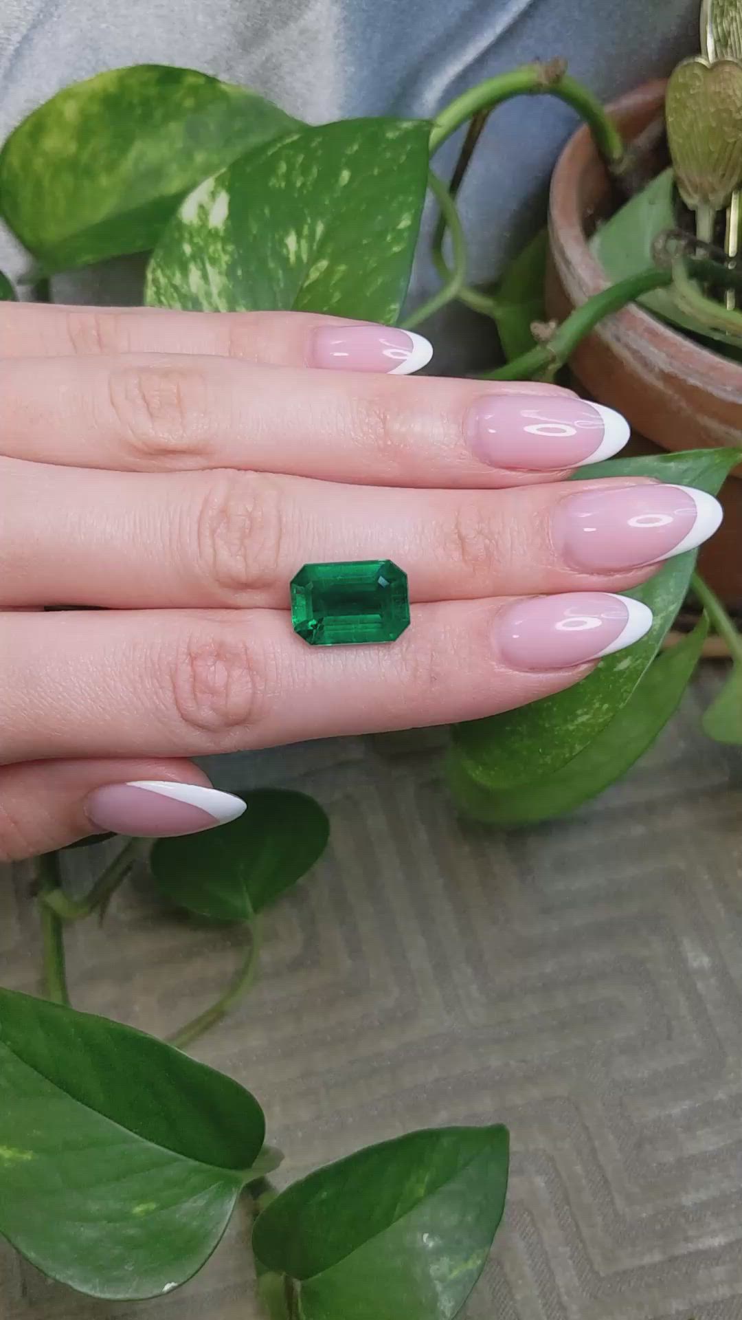 9.93 Ct. Emerald from Zambia Size Video
