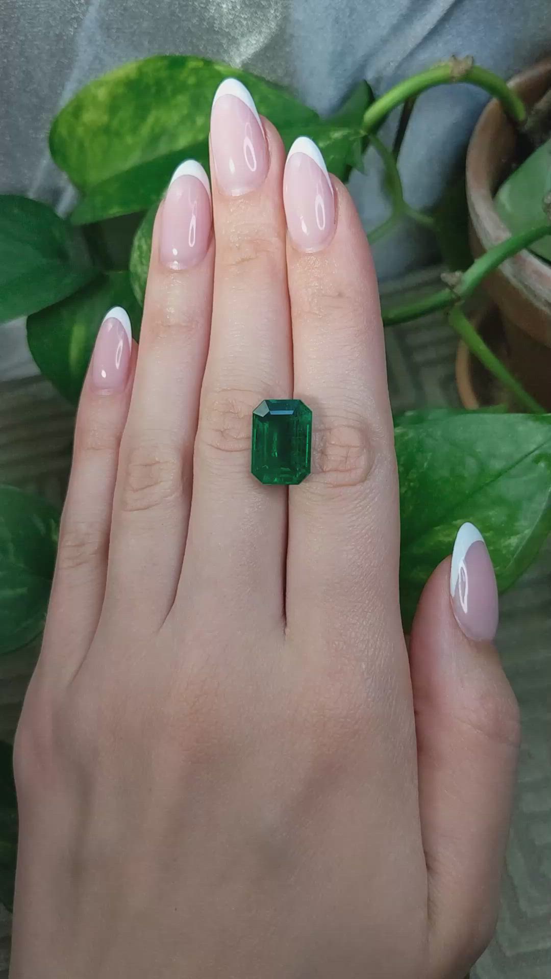 9.93 Ct. Emerald from Zambia Size Video