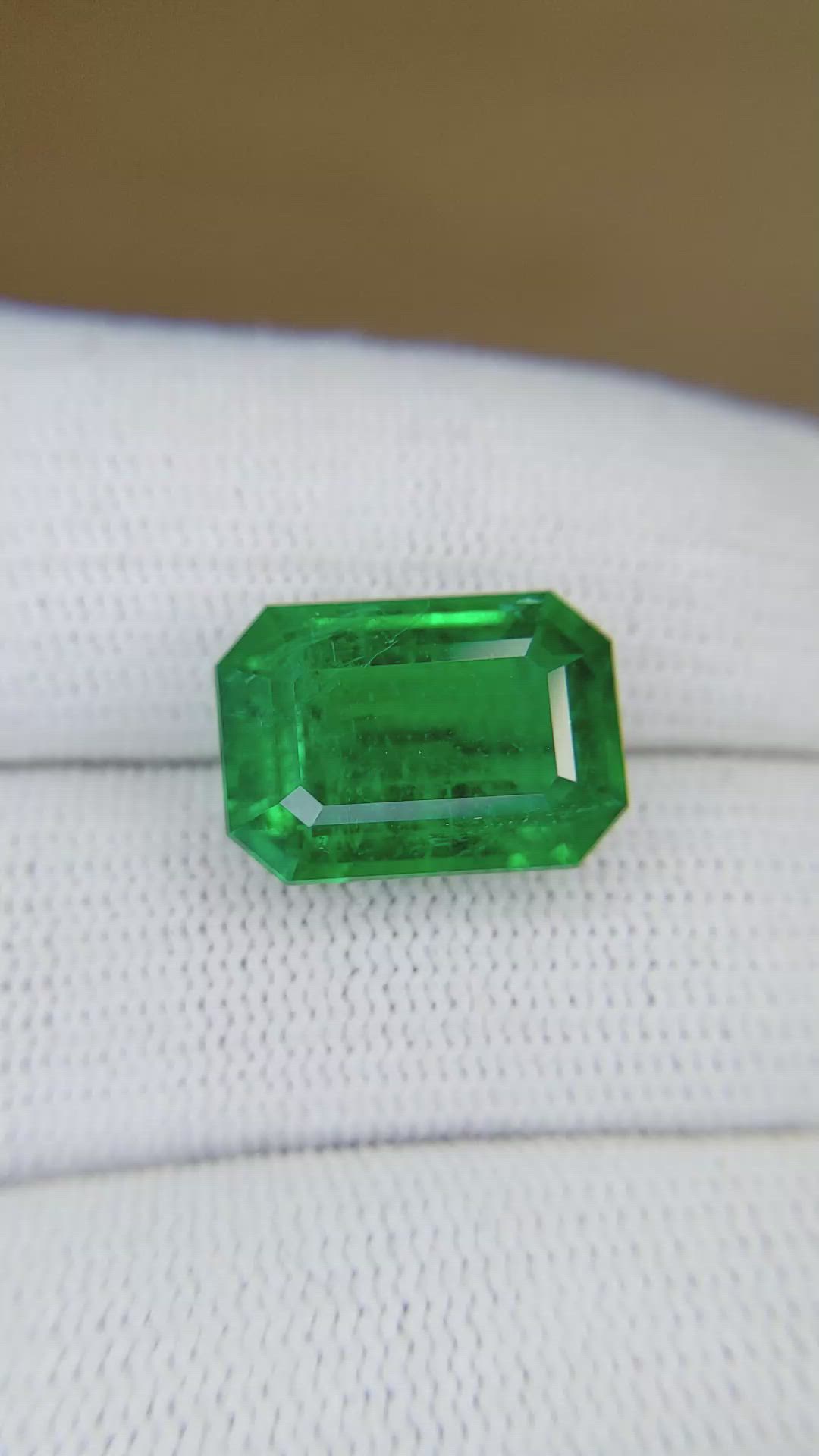9.93 Ct. Emerald from Zambia Size Video