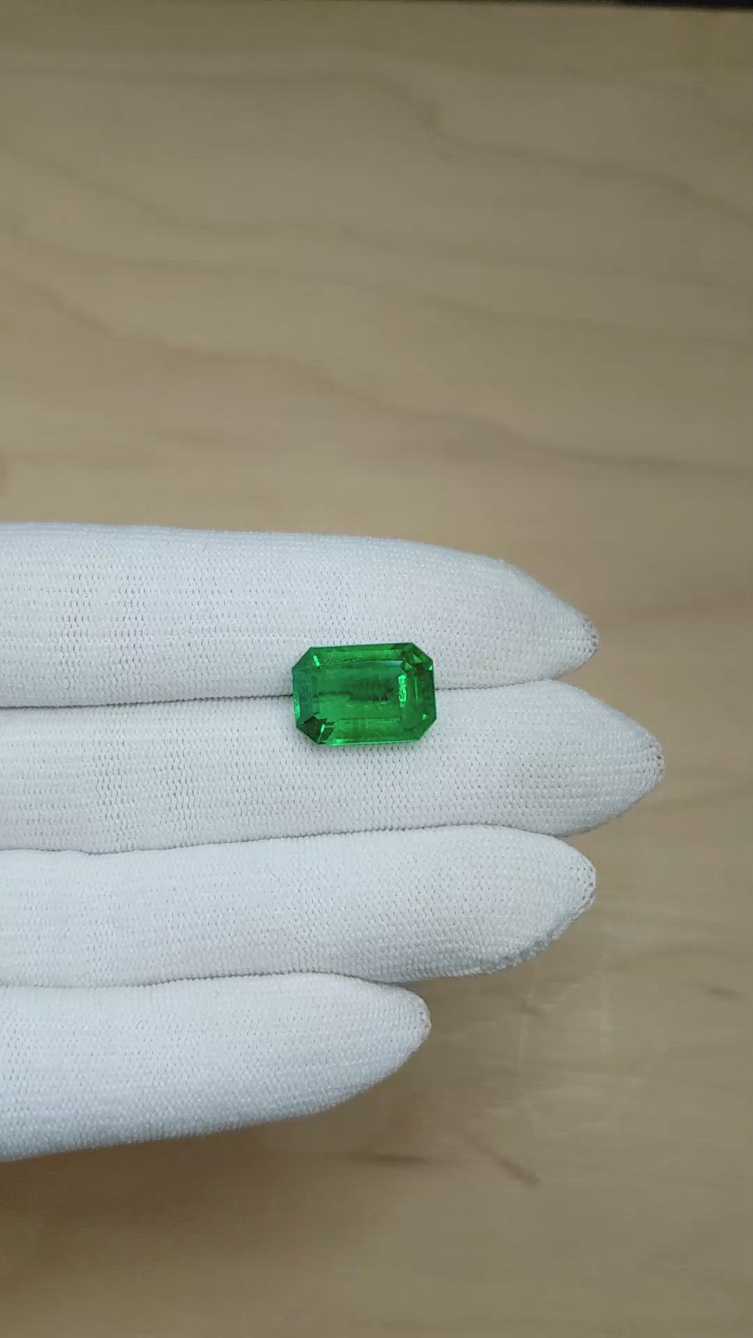 9.93 Ct. Emerald from Zambia Size Video