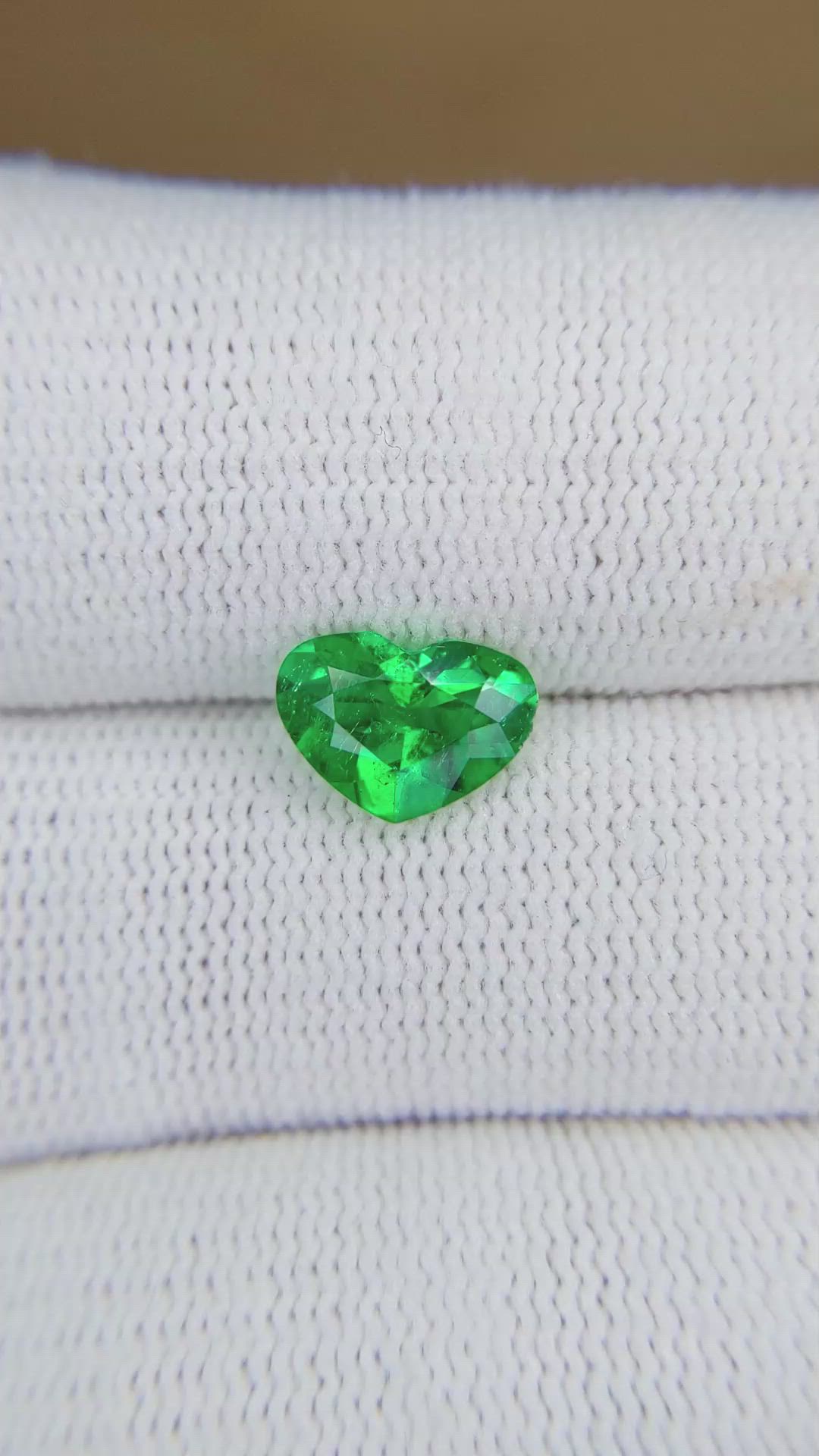 1.10 Ct. Emerald from Colombia - Muzo Size Video