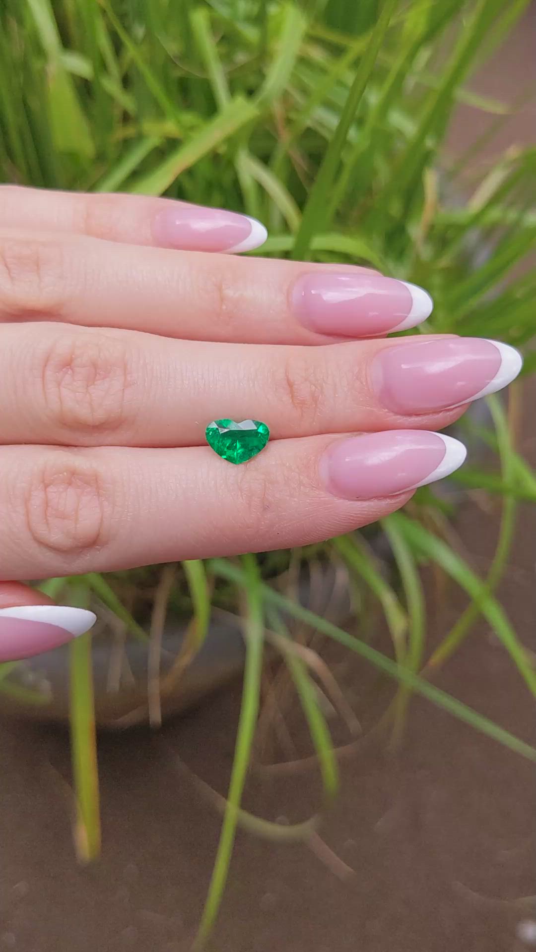 1.10 Ct. Emerald from Colombia - Muzo Size Video