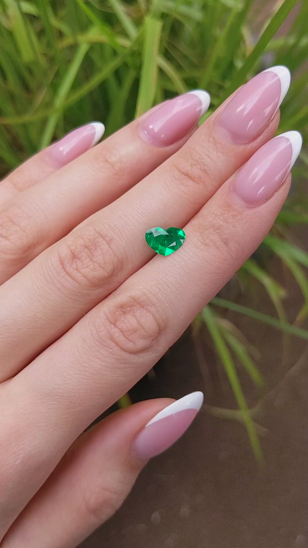 1.10 Ct. Emerald from Colombia - Muzo Size Video