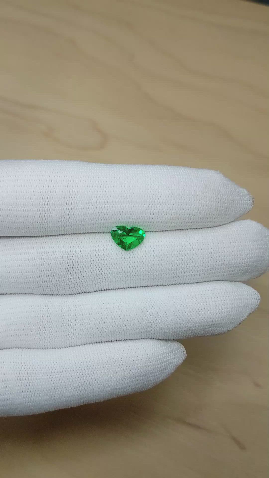 1.10 Ct. Emerald from Colombia - Muzo Size Video