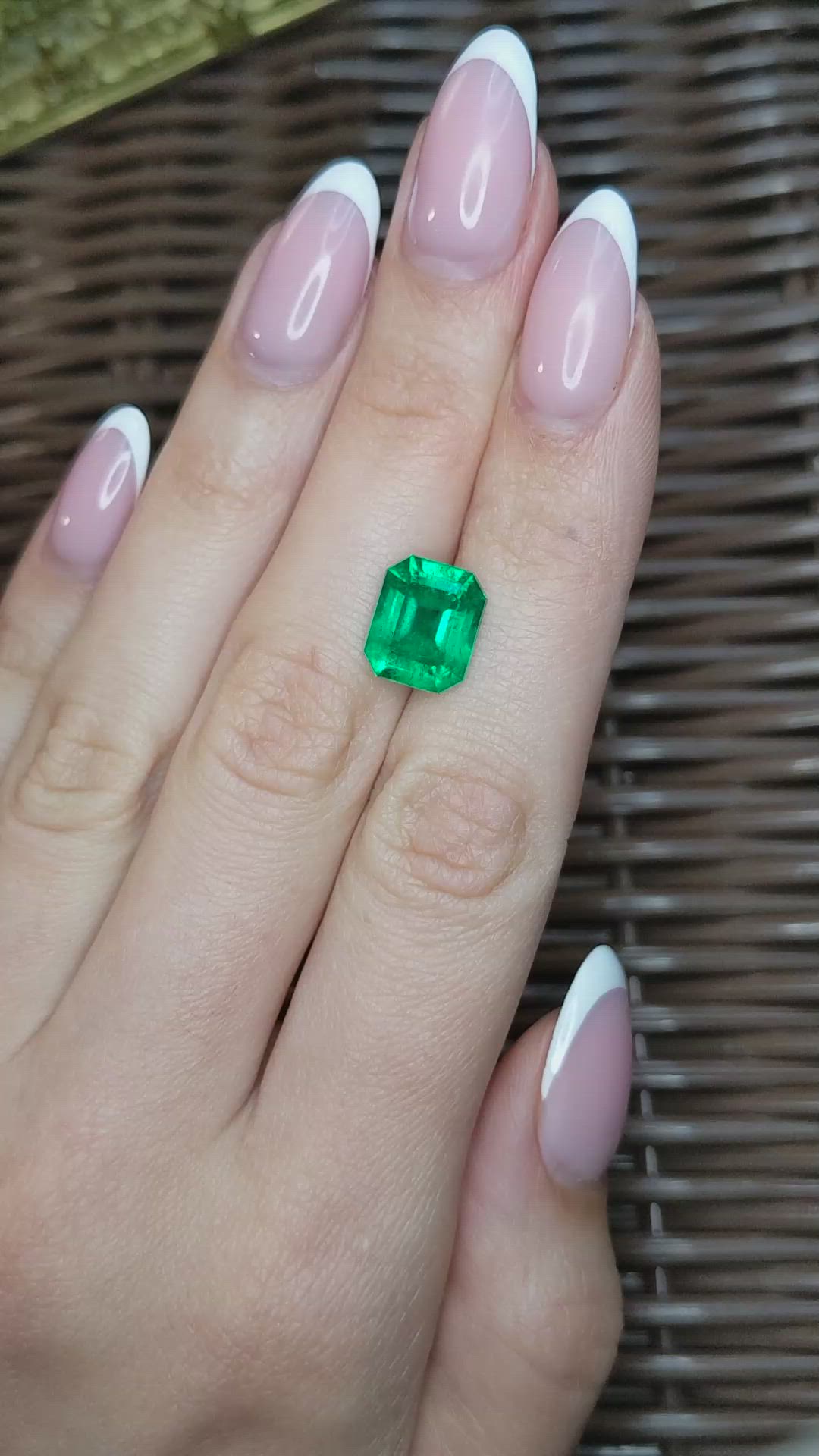 4.47 Ct. Emerald from Colombia - Muzo Size Video