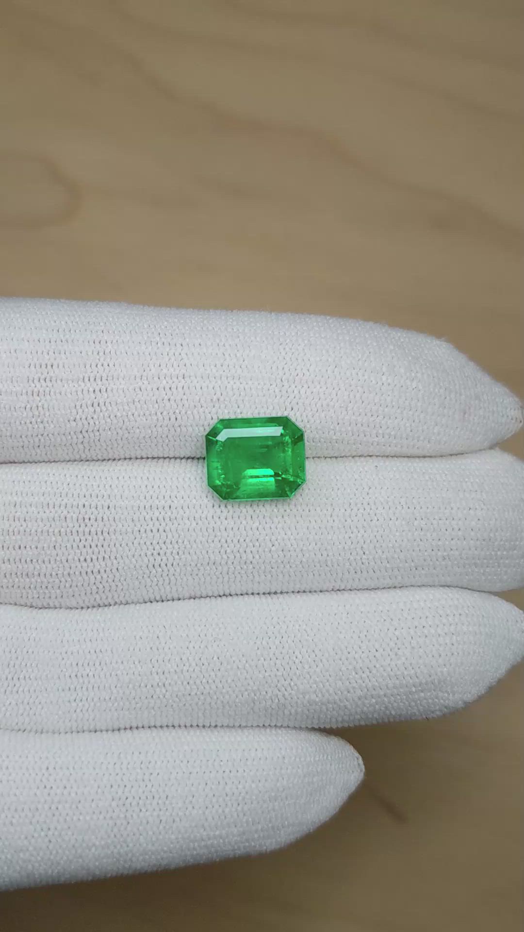 4.47 Ct. Emerald from Colombia - Muzo Size Video