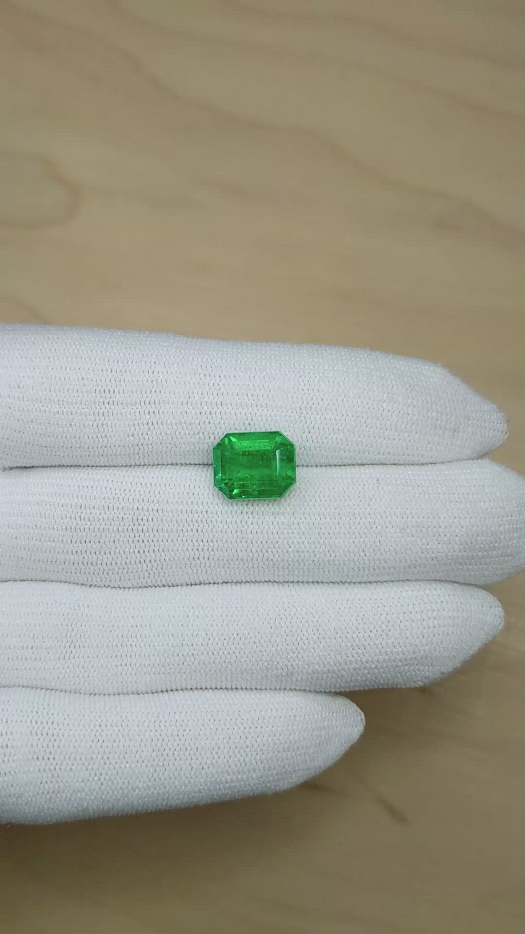 5.54 Ct. Emerald from Colombia - Muzo Size Video