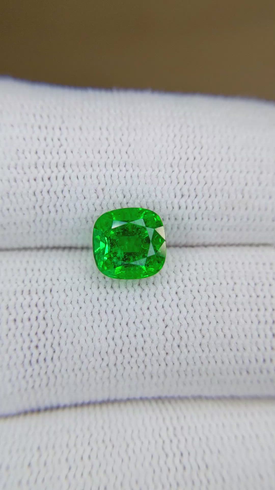 2.32 Ct. Emerald from Zambia Size Video