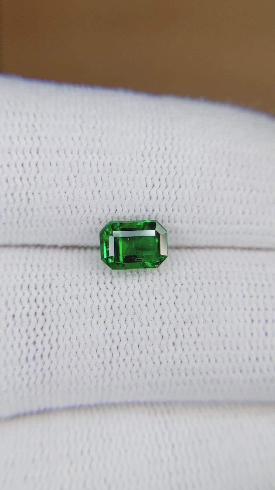 1.09 Ct. Emerald from Zambia Size Video