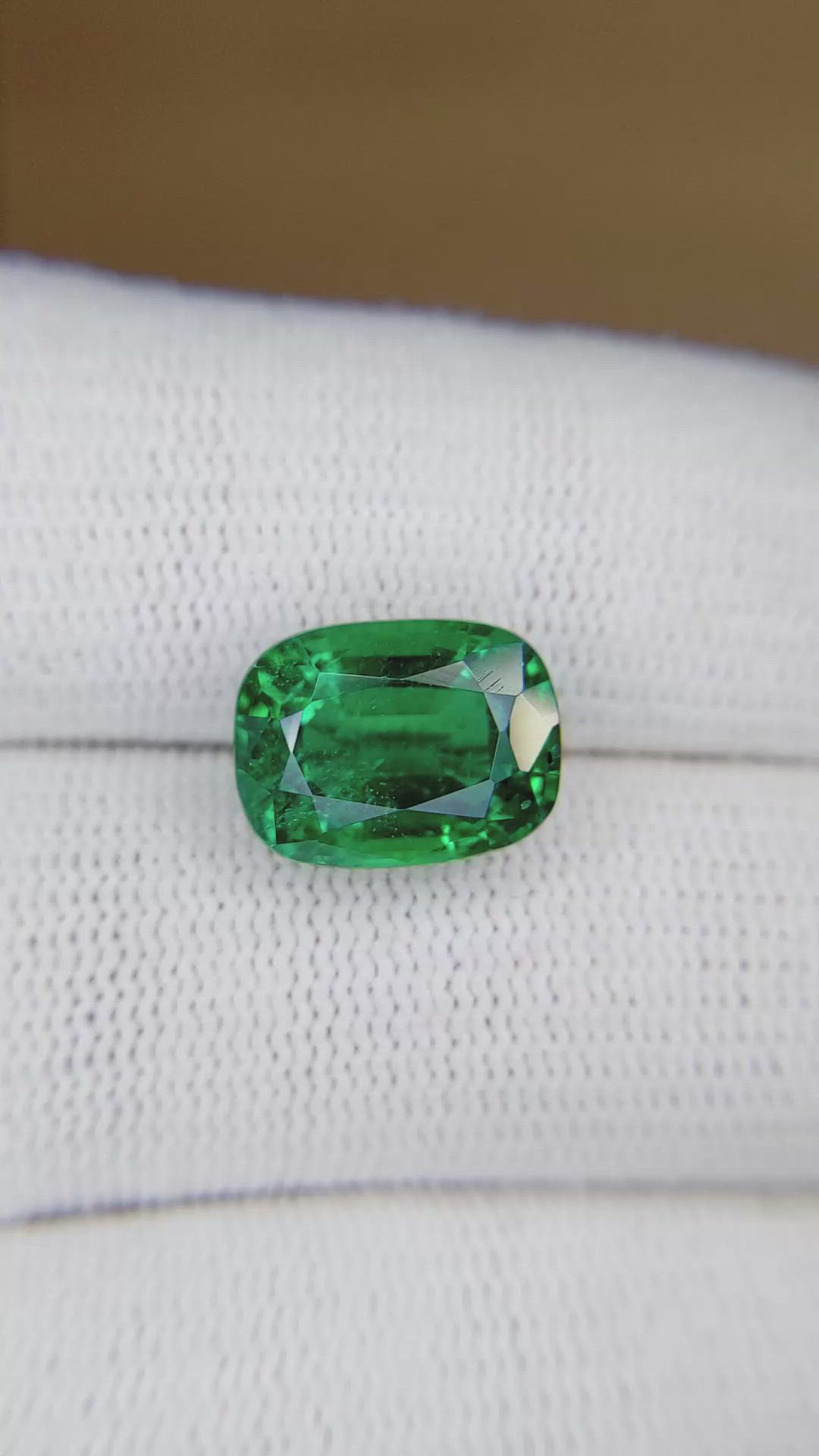5.98 Ct. Emerald from Zambia Size Video