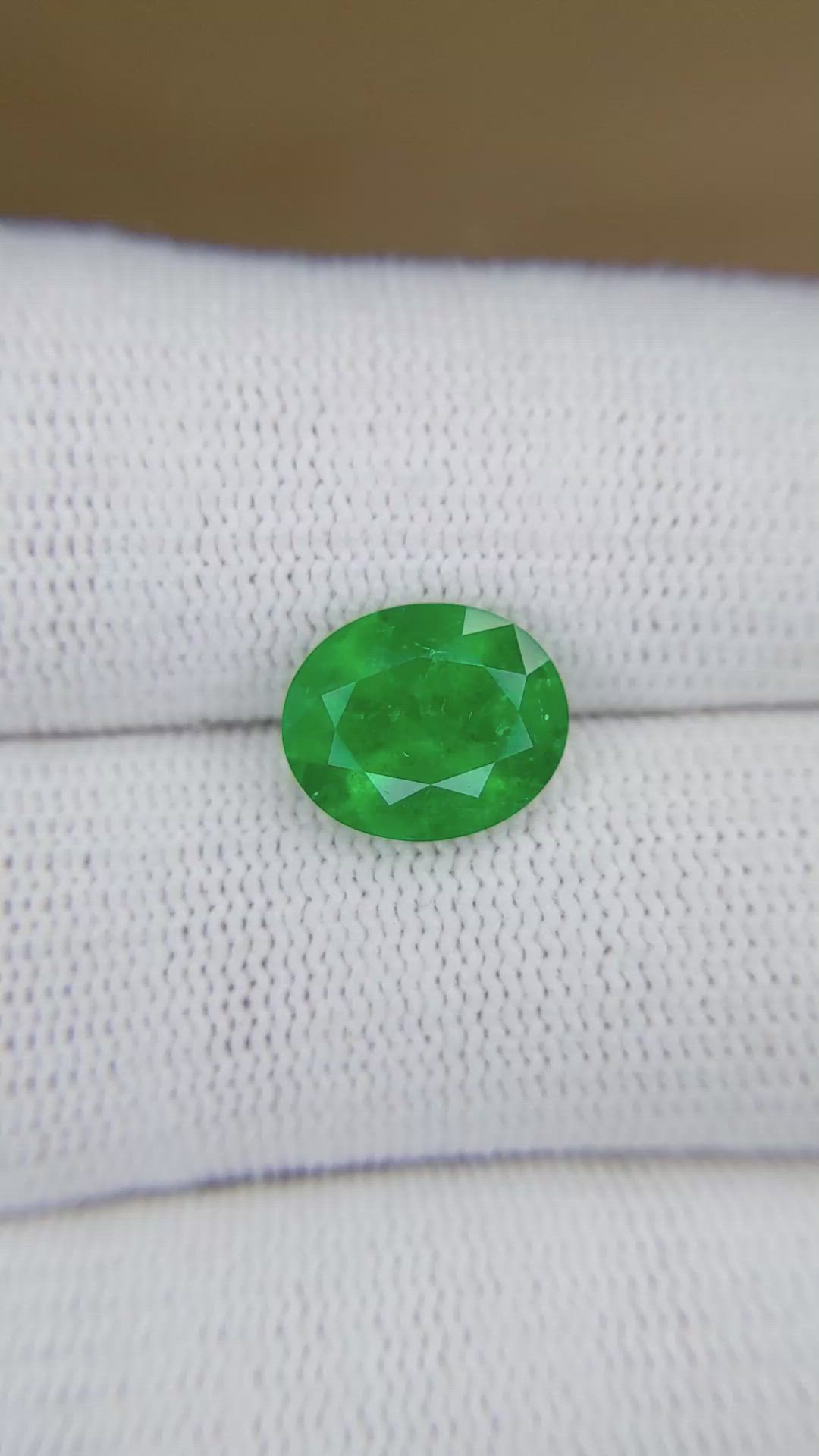 2.79 Ct. Emerald from Colombia Size Video