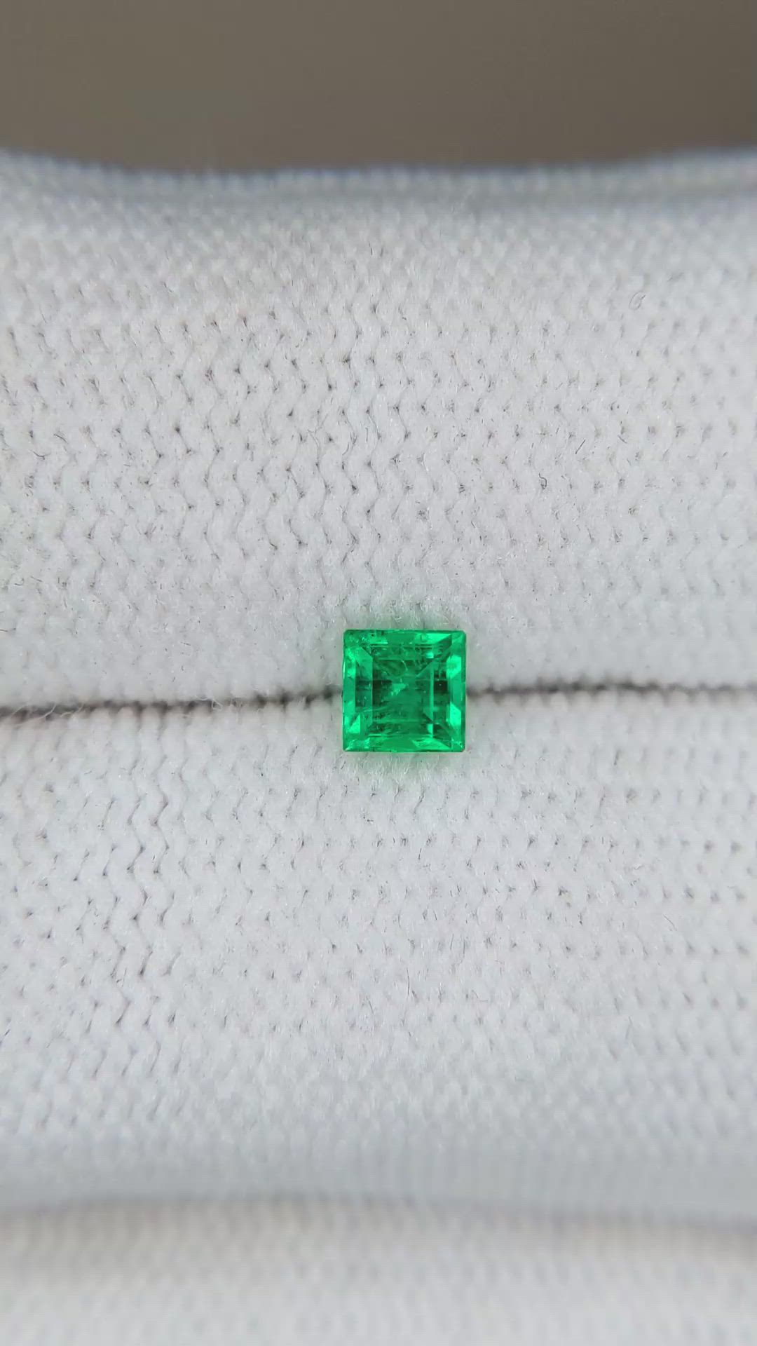 0.30 Ct. Emerald from Russia Size Video