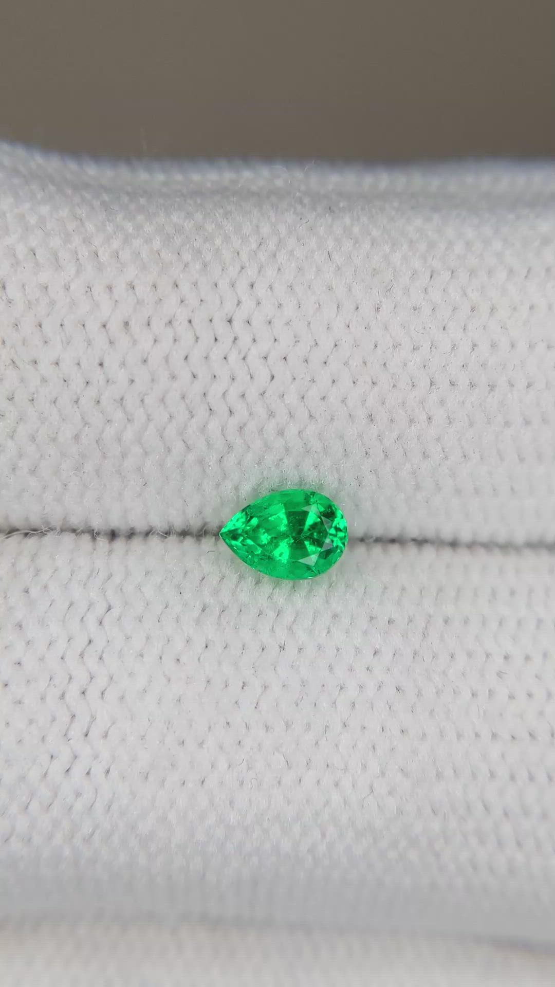 0.32 Ct. Emerald from Russia Size Video