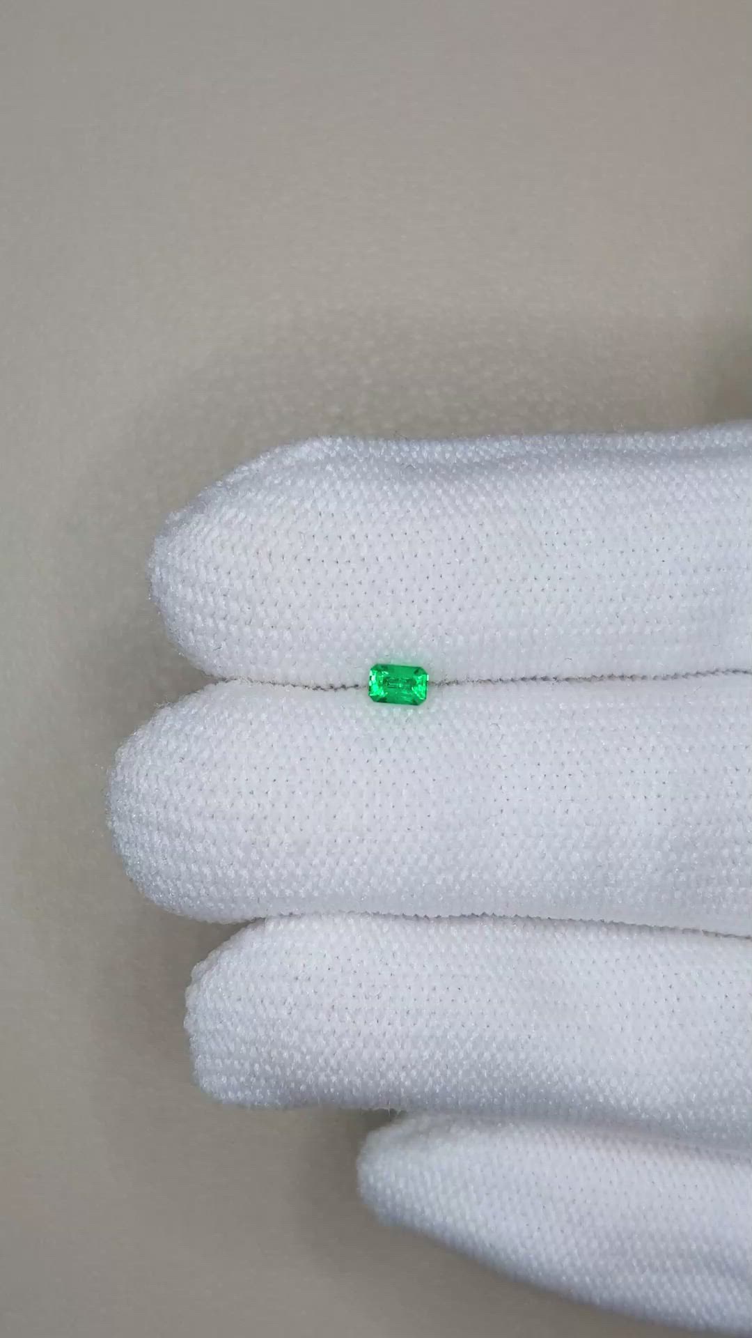 0.15 Ct. Emerald from Russia Size Video