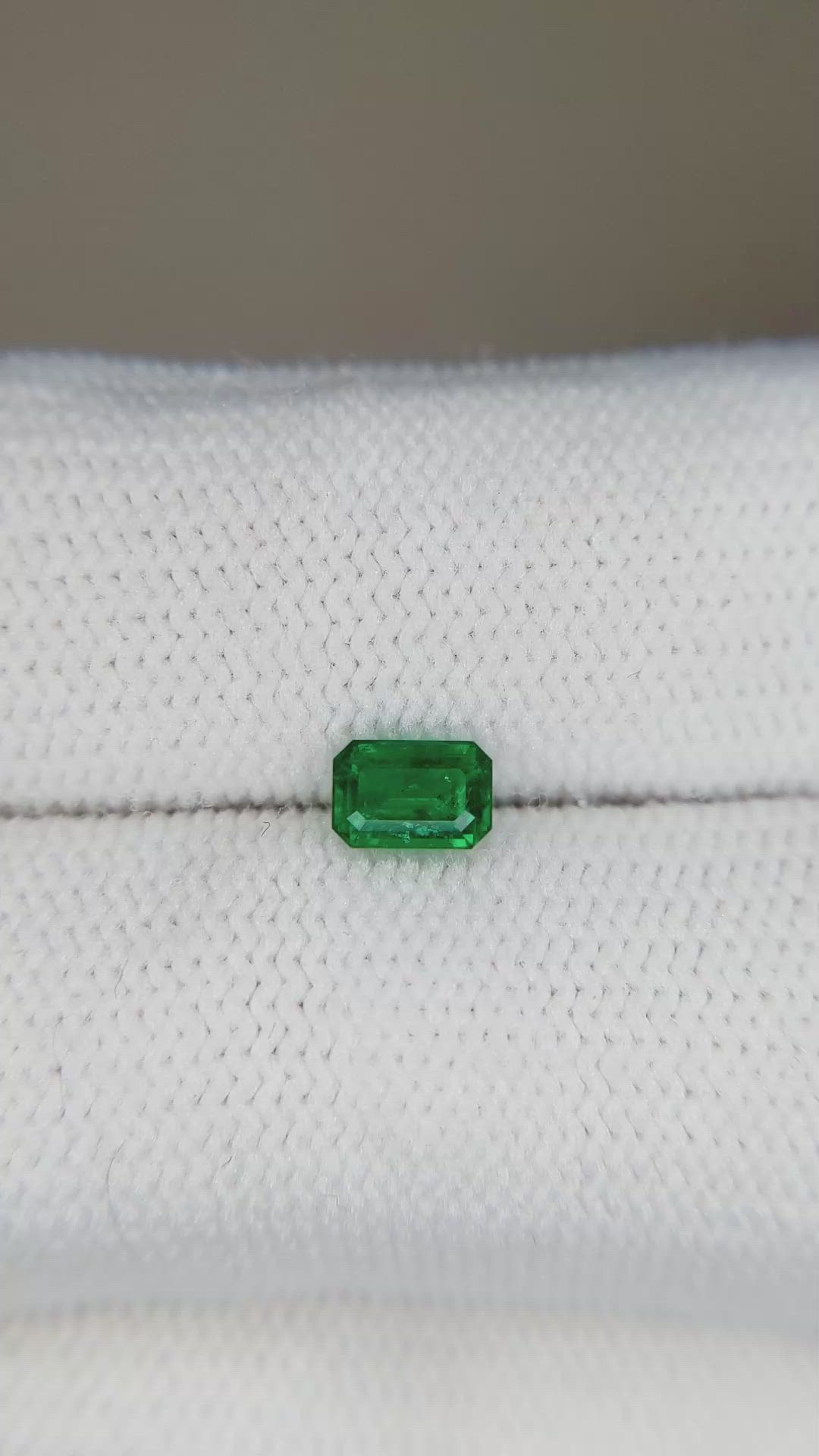 0.45 Ct. Emerald from Russia Size Video