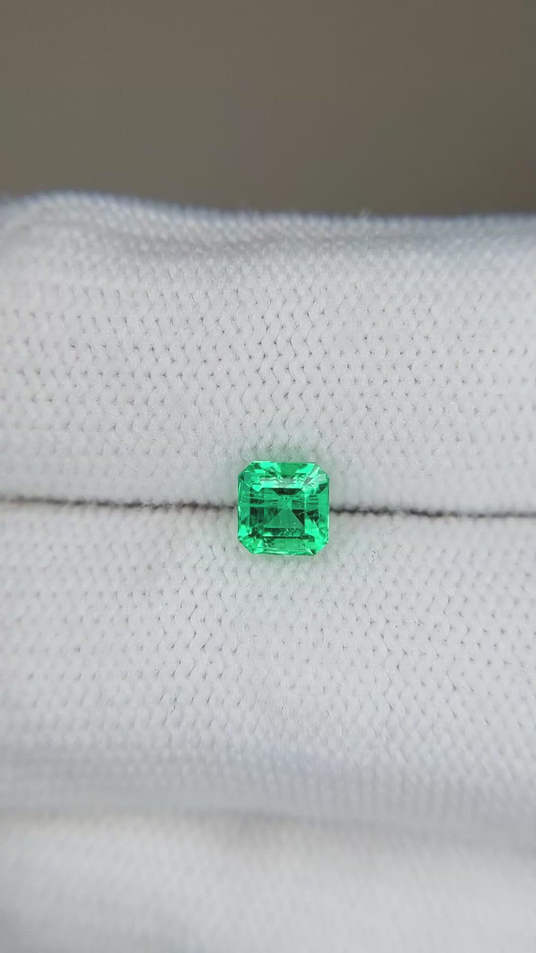 0.72 Ct. Emerald from Russia Size Video