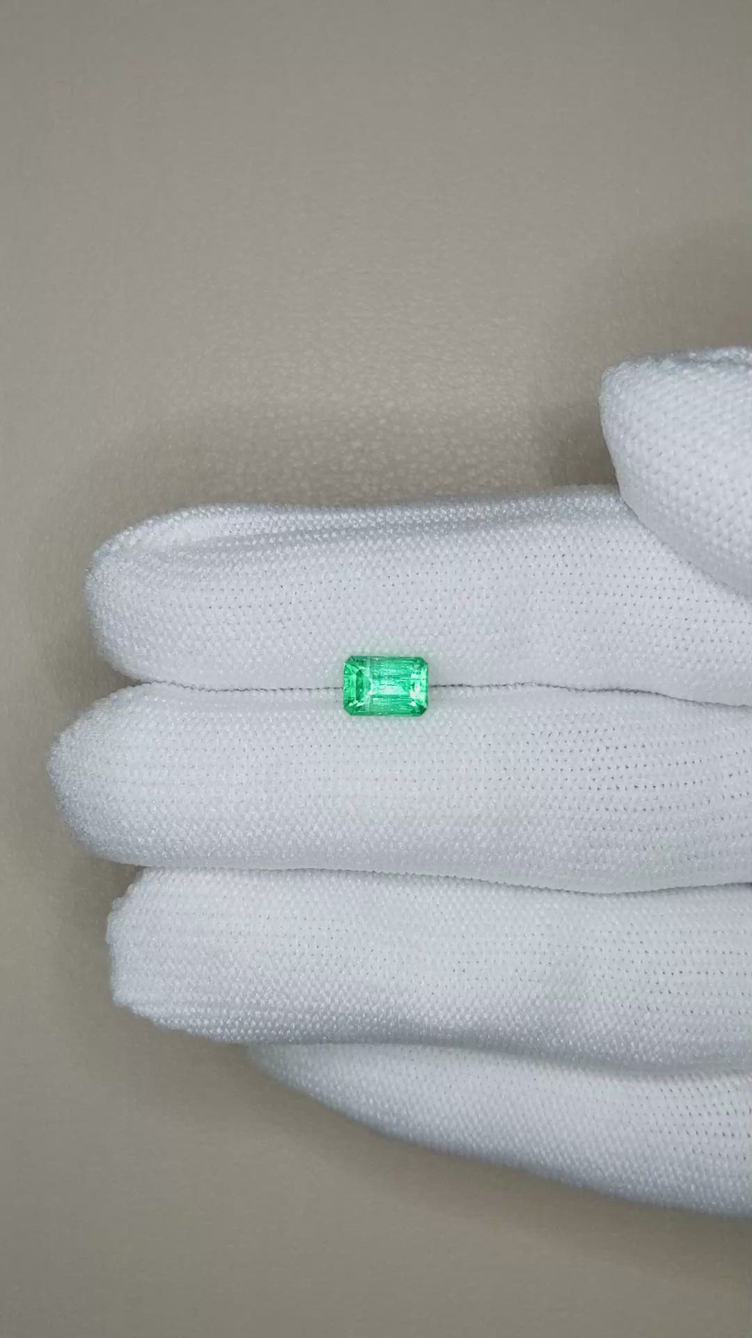 0.94 Ct. Emerald from Russia Size Video