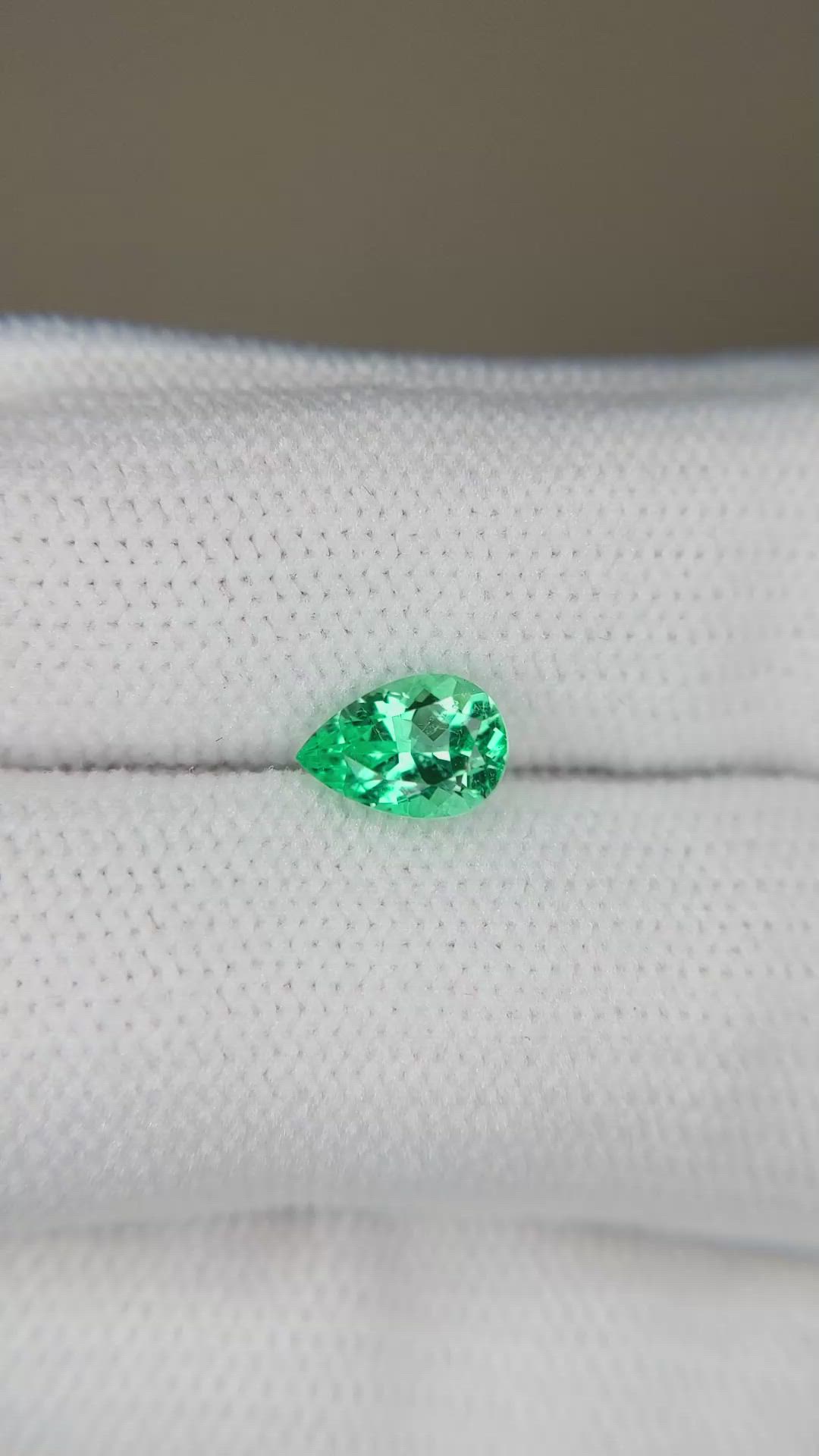0.84 Ct. Emerald from Russia Size Video