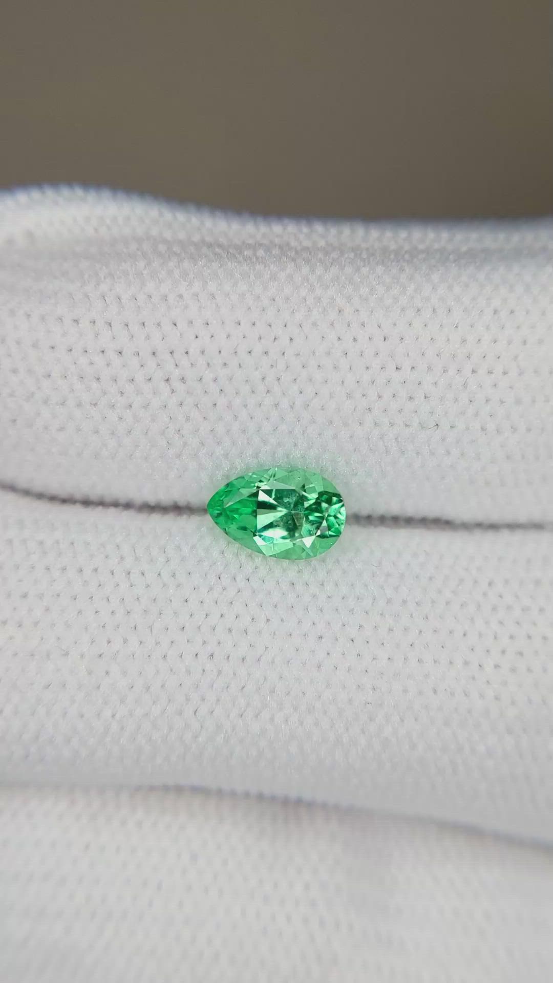 0.65 Ct. Emerald from Russia Size Video