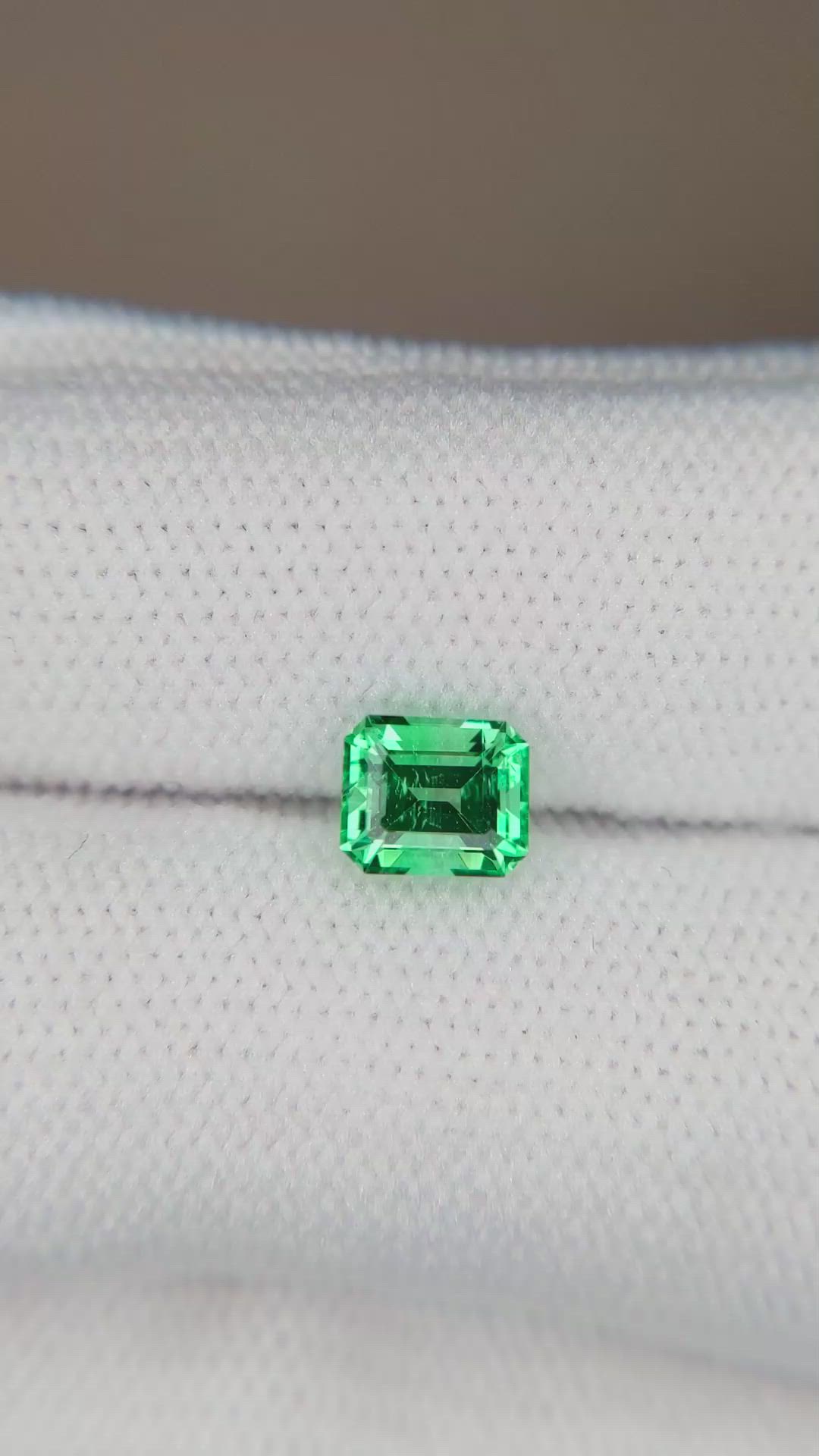 0.84 Ct. Emerald from Russia Size Video