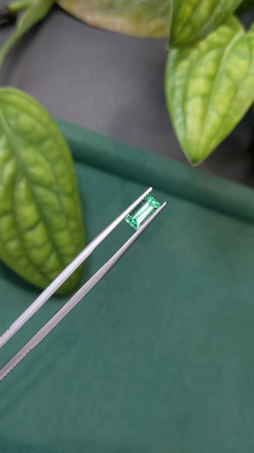 0.94 Ct. Emerald from Russia Size Video