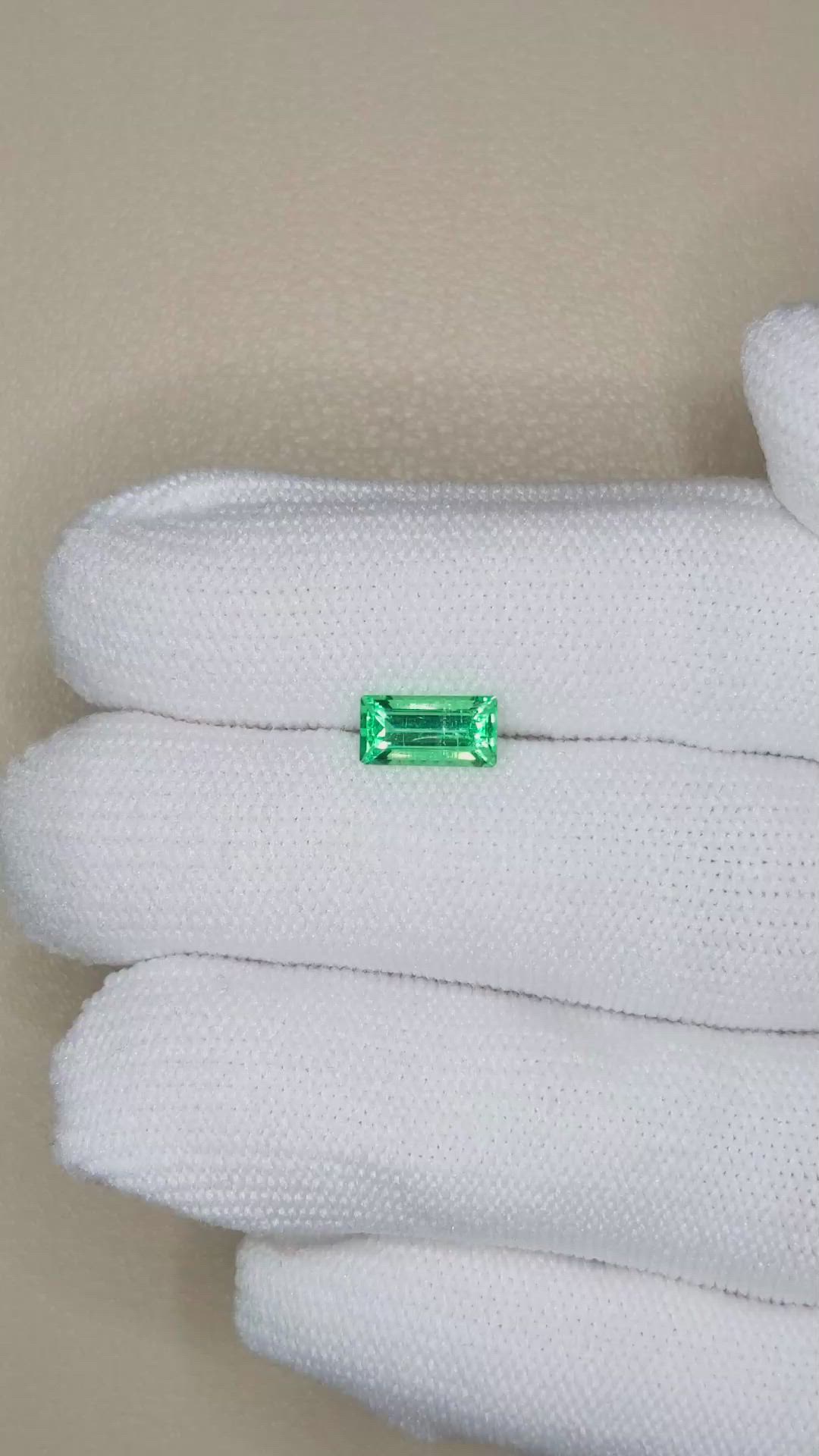 0.94 Ct. Emerald from Russia Size Video
