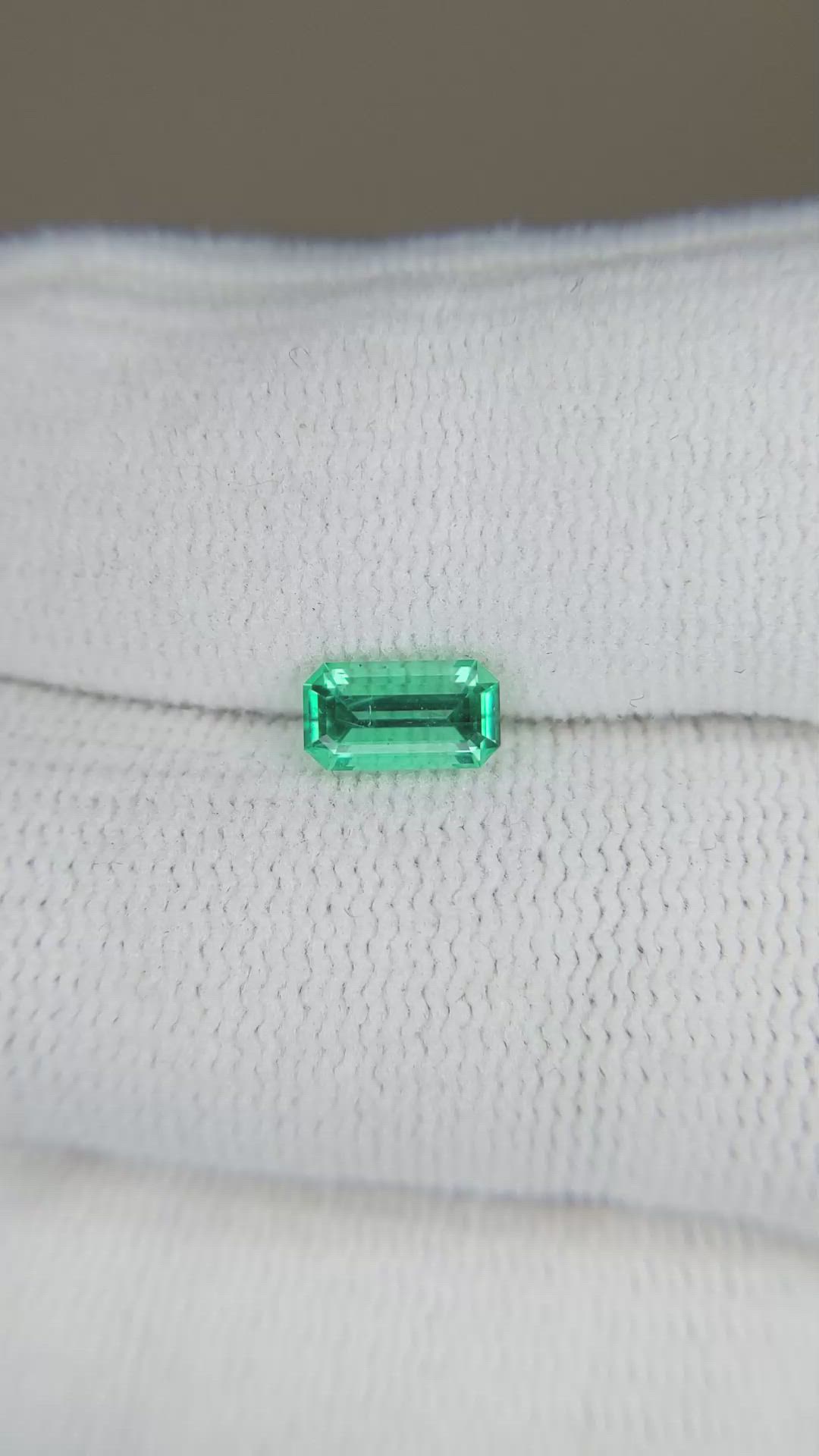 0.67 Ct. Emerald from Russia Size Video