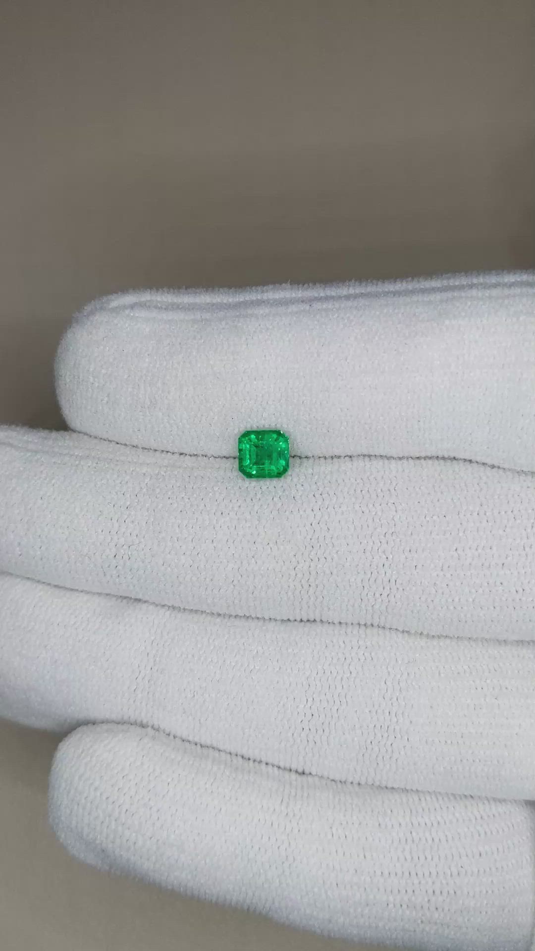 0.71 Ct. Emerald from Russia Size Video