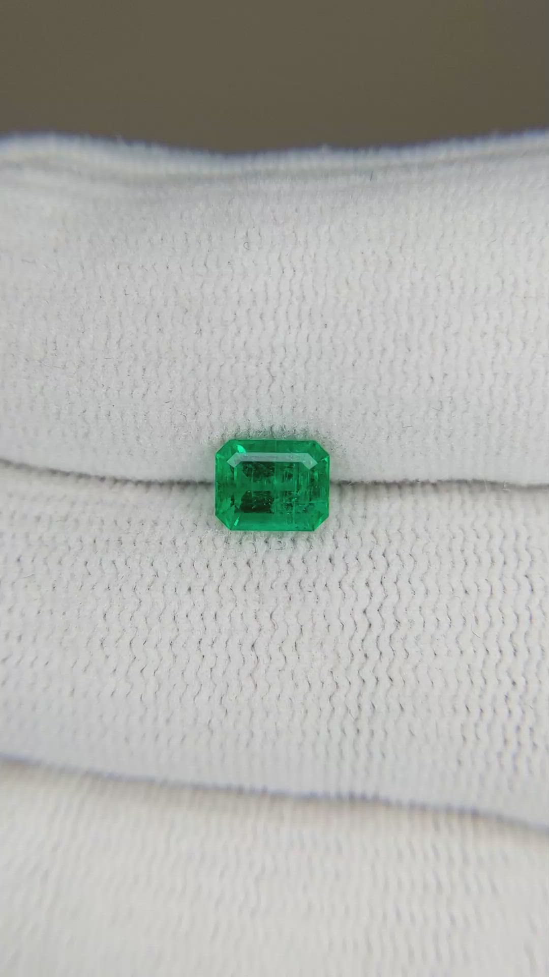 0.86 Ct. Emerald from Russia Size Video
