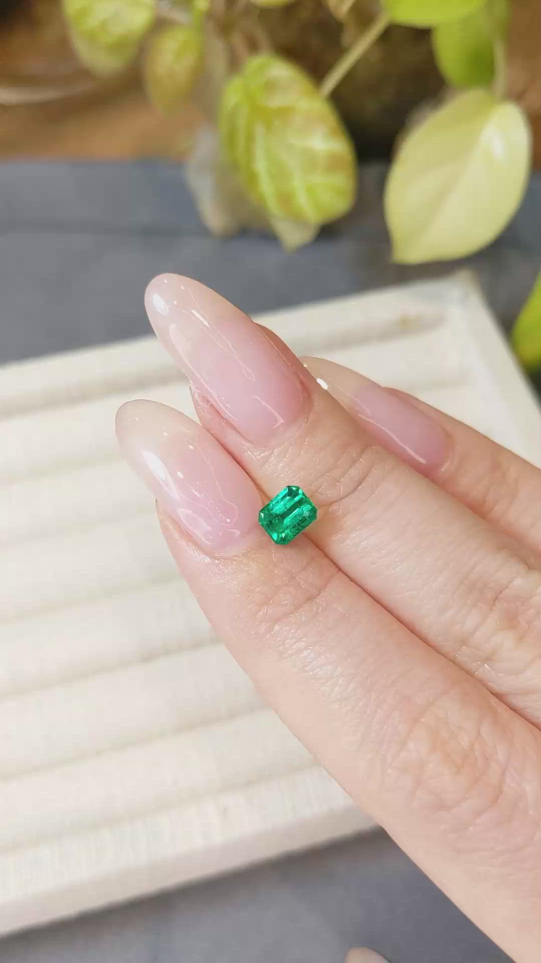 0.86 Ct. Emerald from Russia Size Video